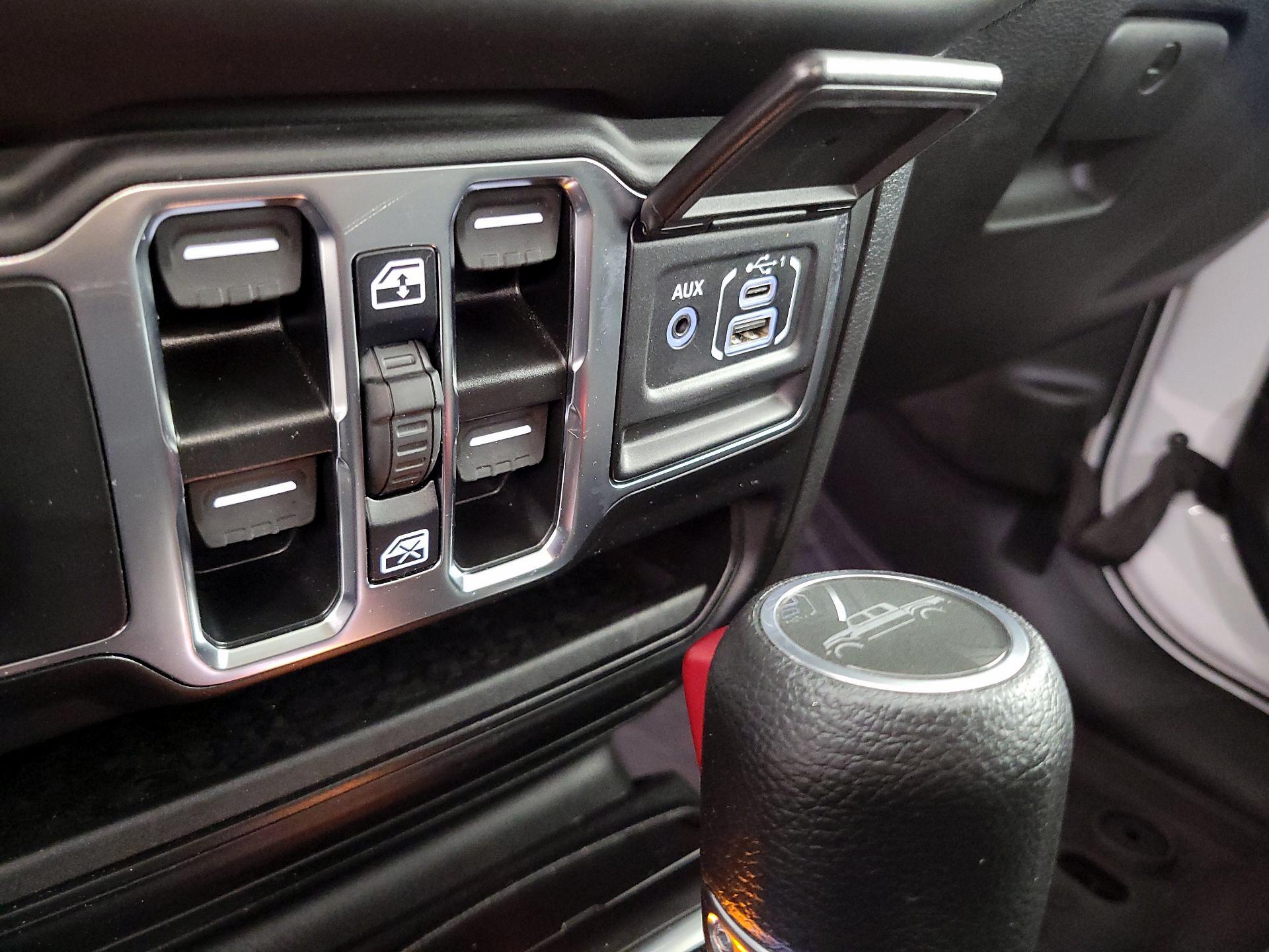 Thumbnail: 2023 Jeep Gladiator - 19