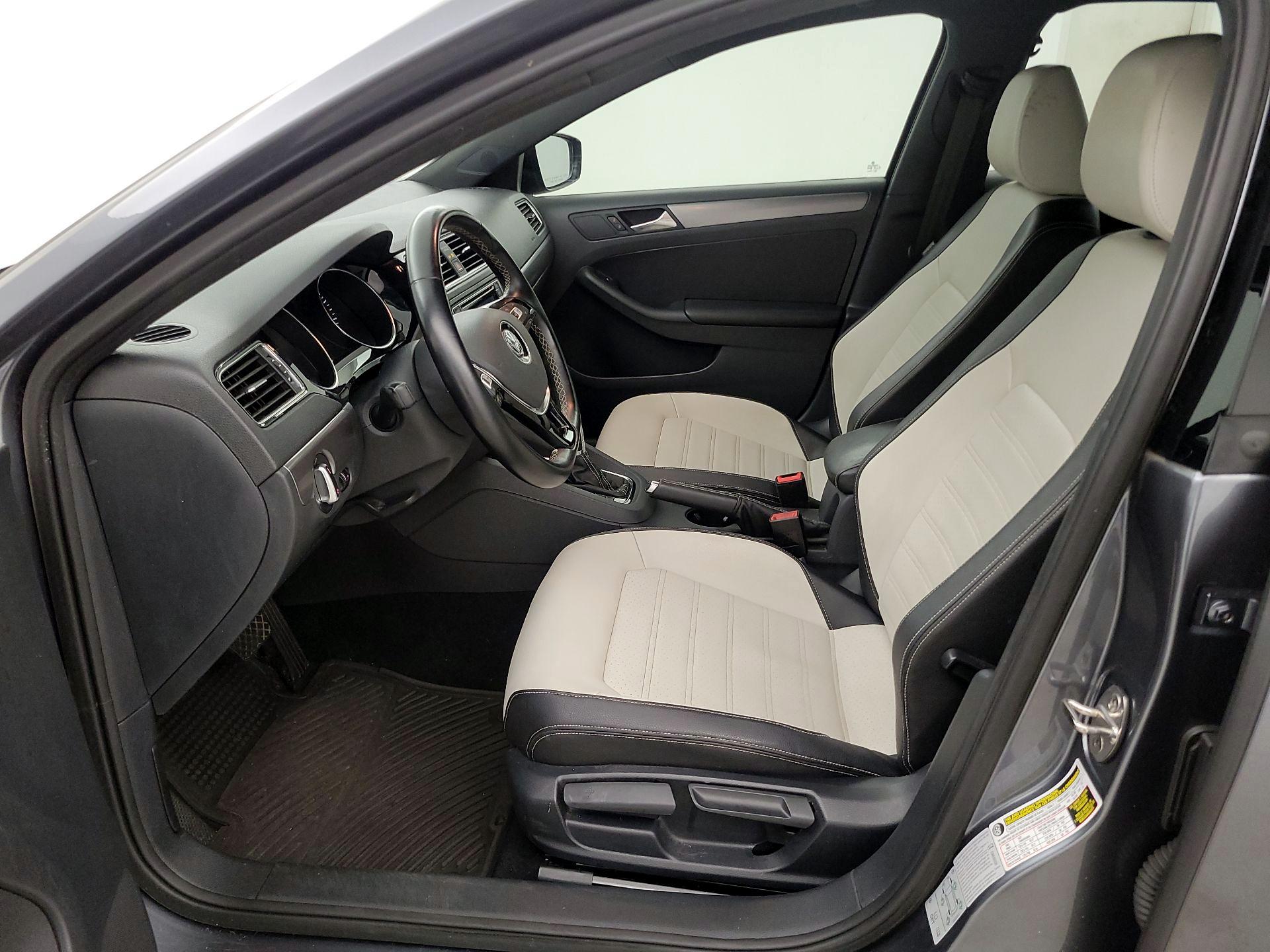 Thumbnail: 2016 Volkswagen Jetta - 11