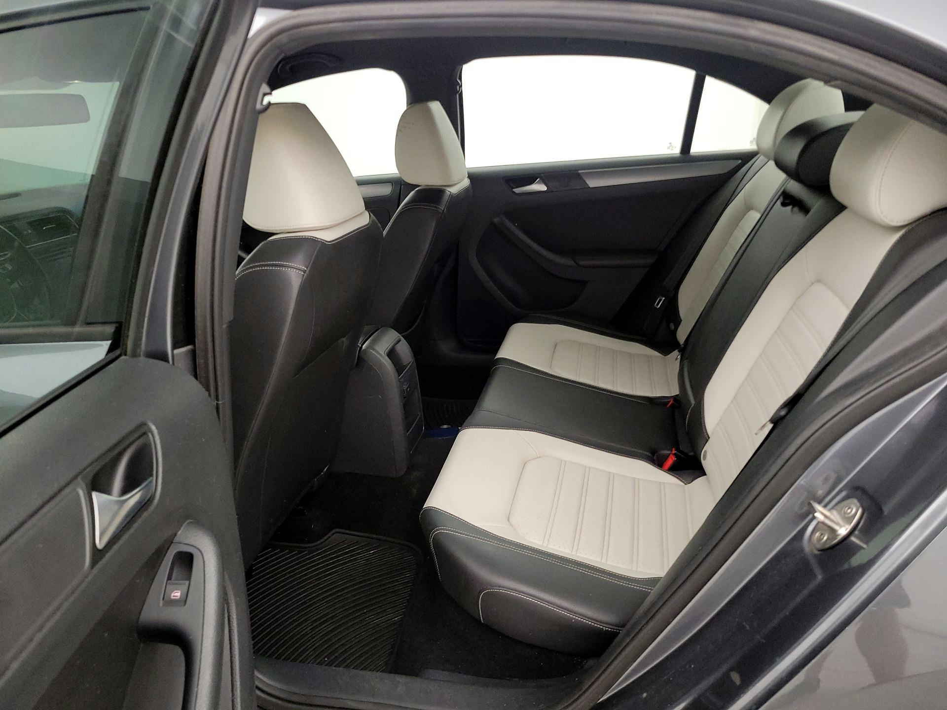 Thumbnail: 2016 Volkswagen Jetta - 20