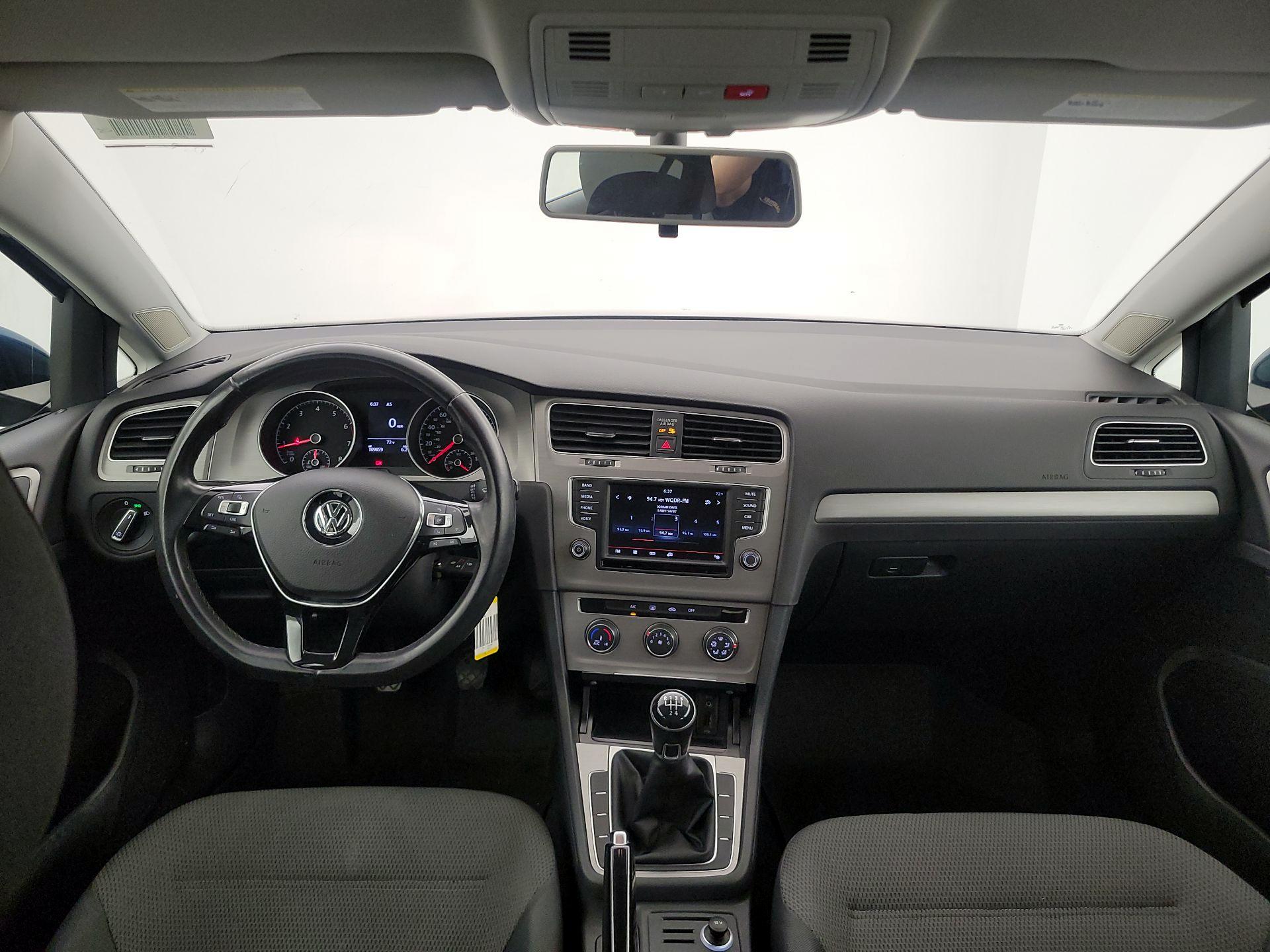 Thumbnail: 2016 Volkswagen Golf - 9