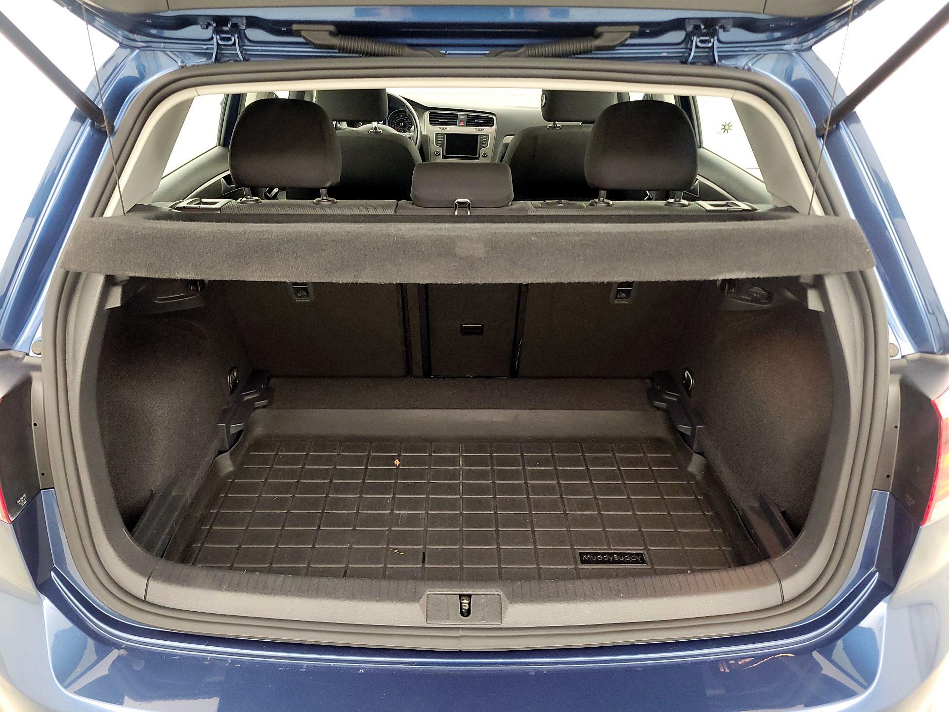 Thumbnail: 2016 Volkswagen Golf - 20