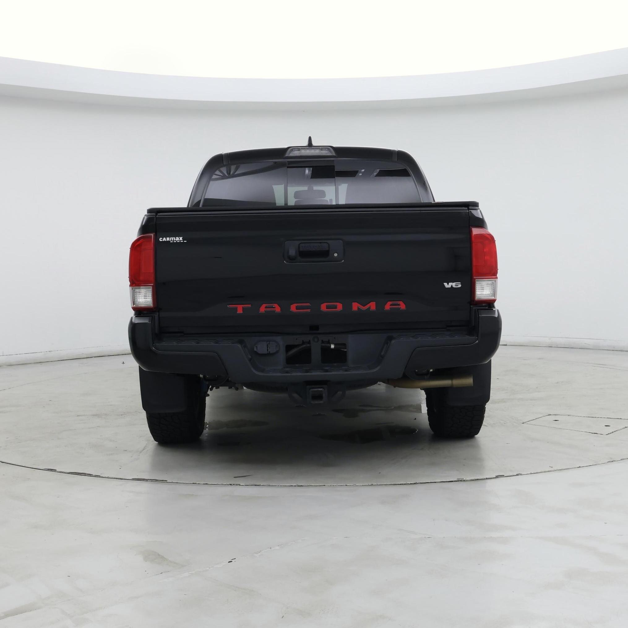 Thumbnail: 2017 Toyota Tacoma - 6