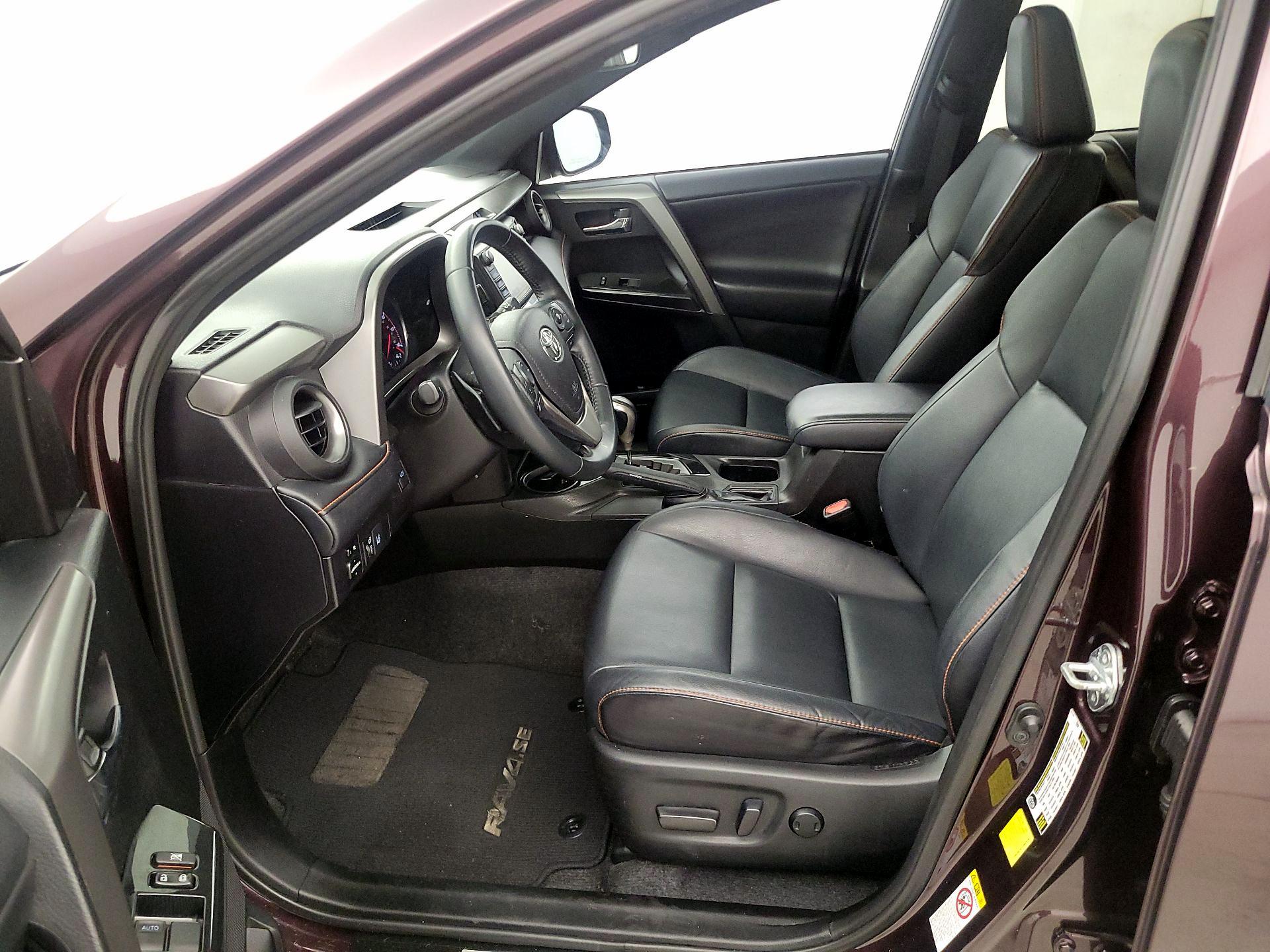 Thumbnail: 2016 Toyota RAV4 - 11