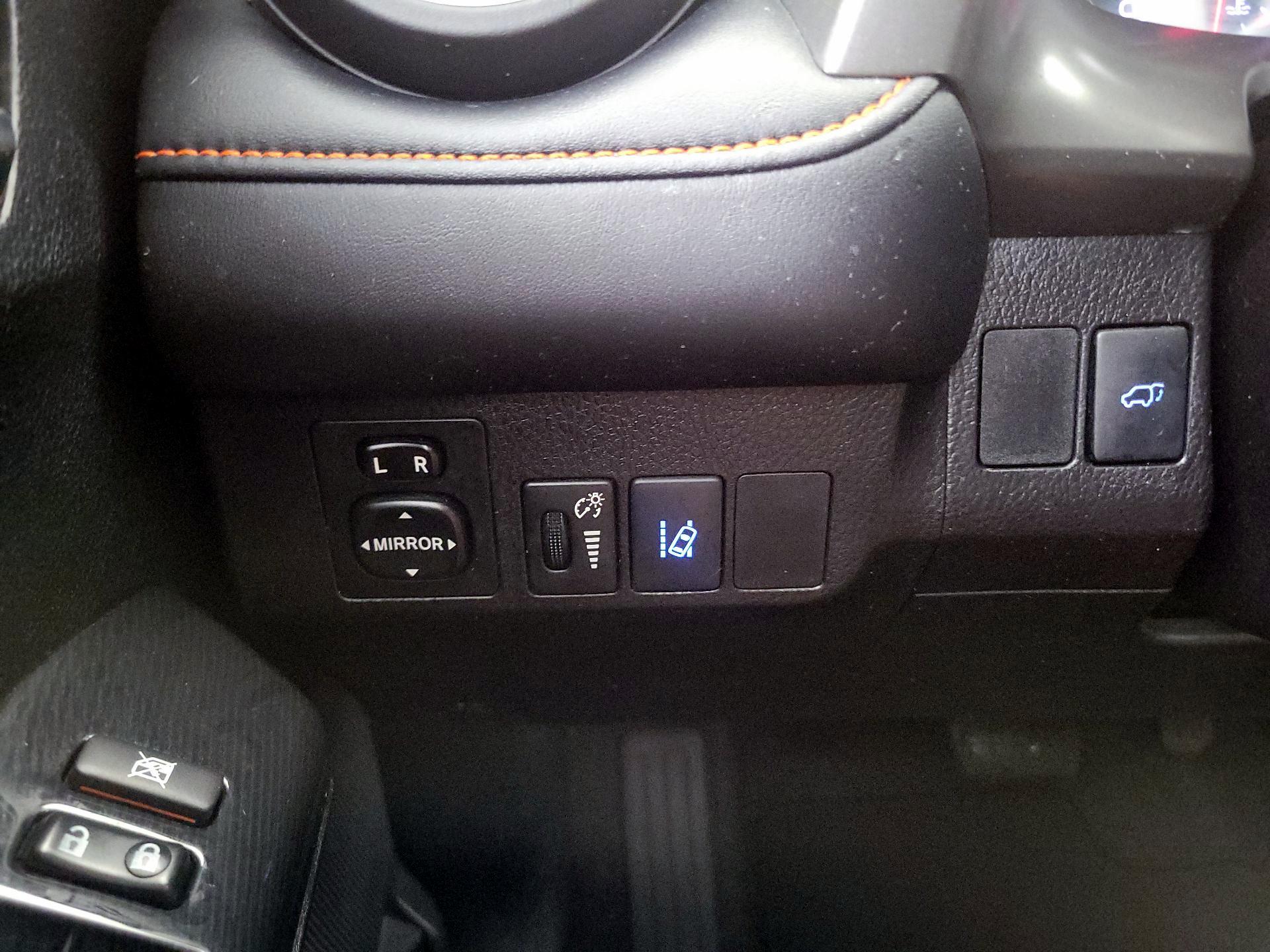 Thumbnail: 2016 Toyota RAV4 - 13