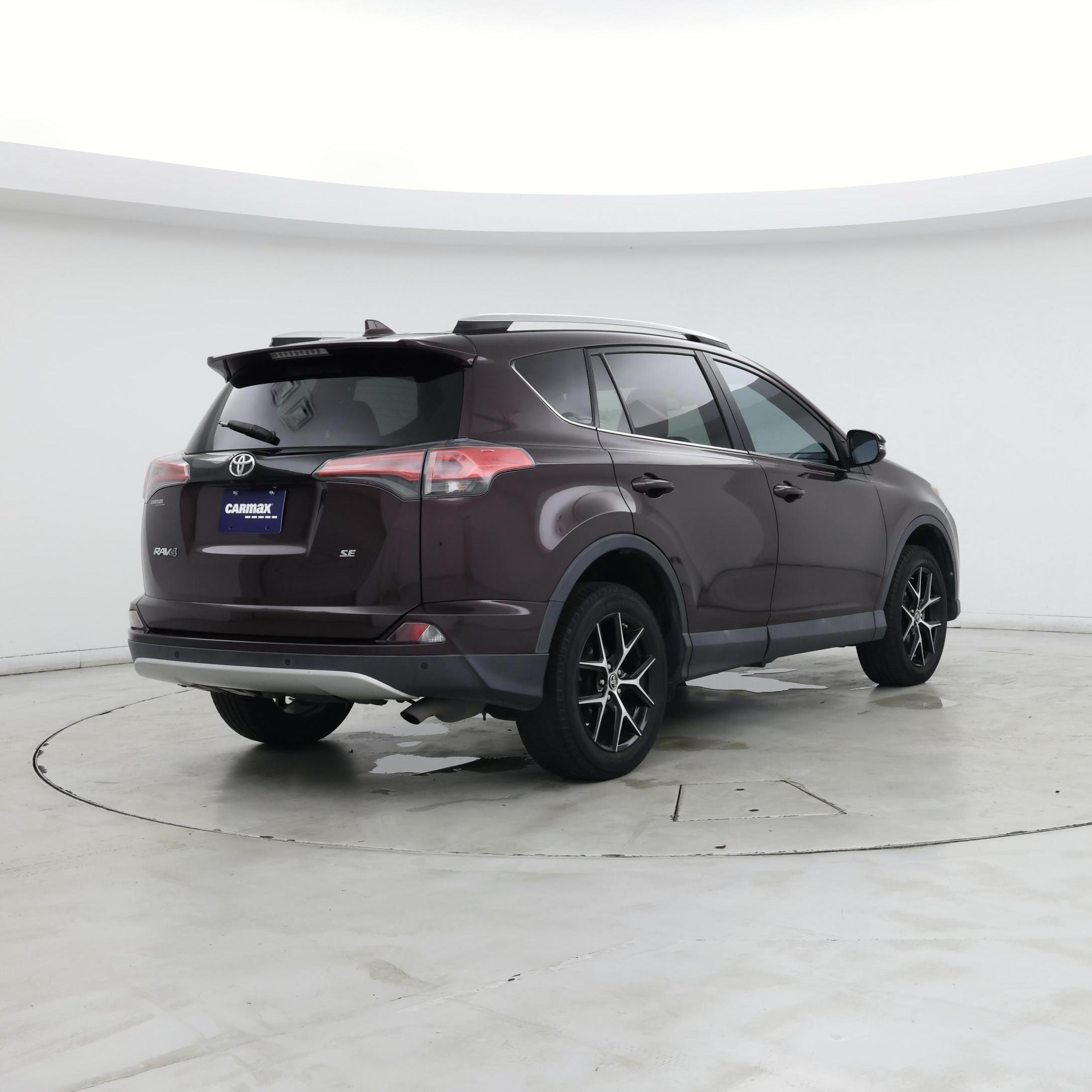 Thumbnail: 2016 Toyota RAV4 - 8