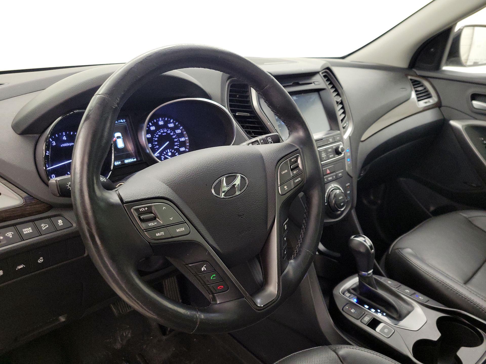 Thumbnail: 2017 Hyundai Santa Fe - 9