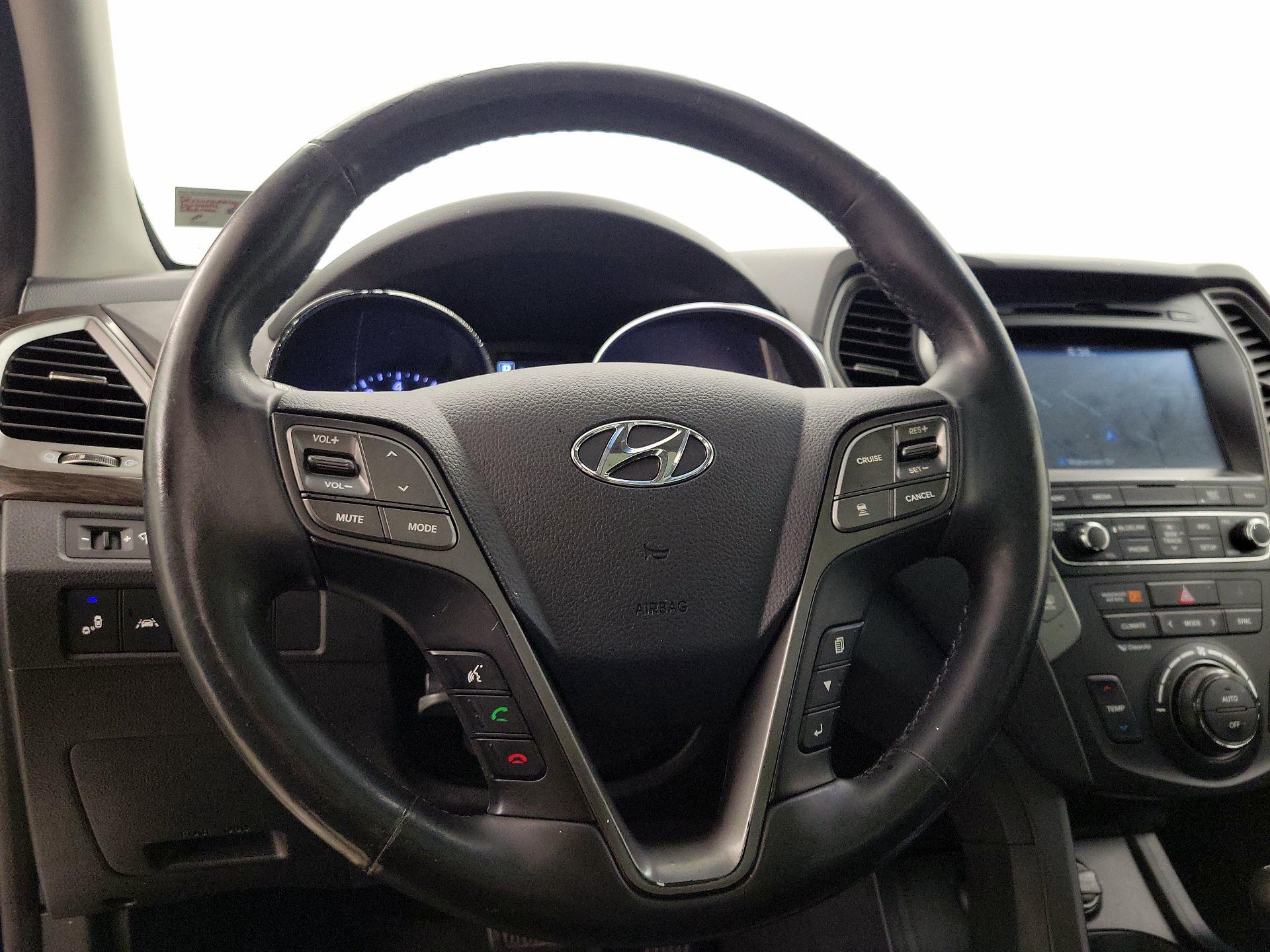 Thumbnail: 2017 Hyundai Santa Fe - 10
