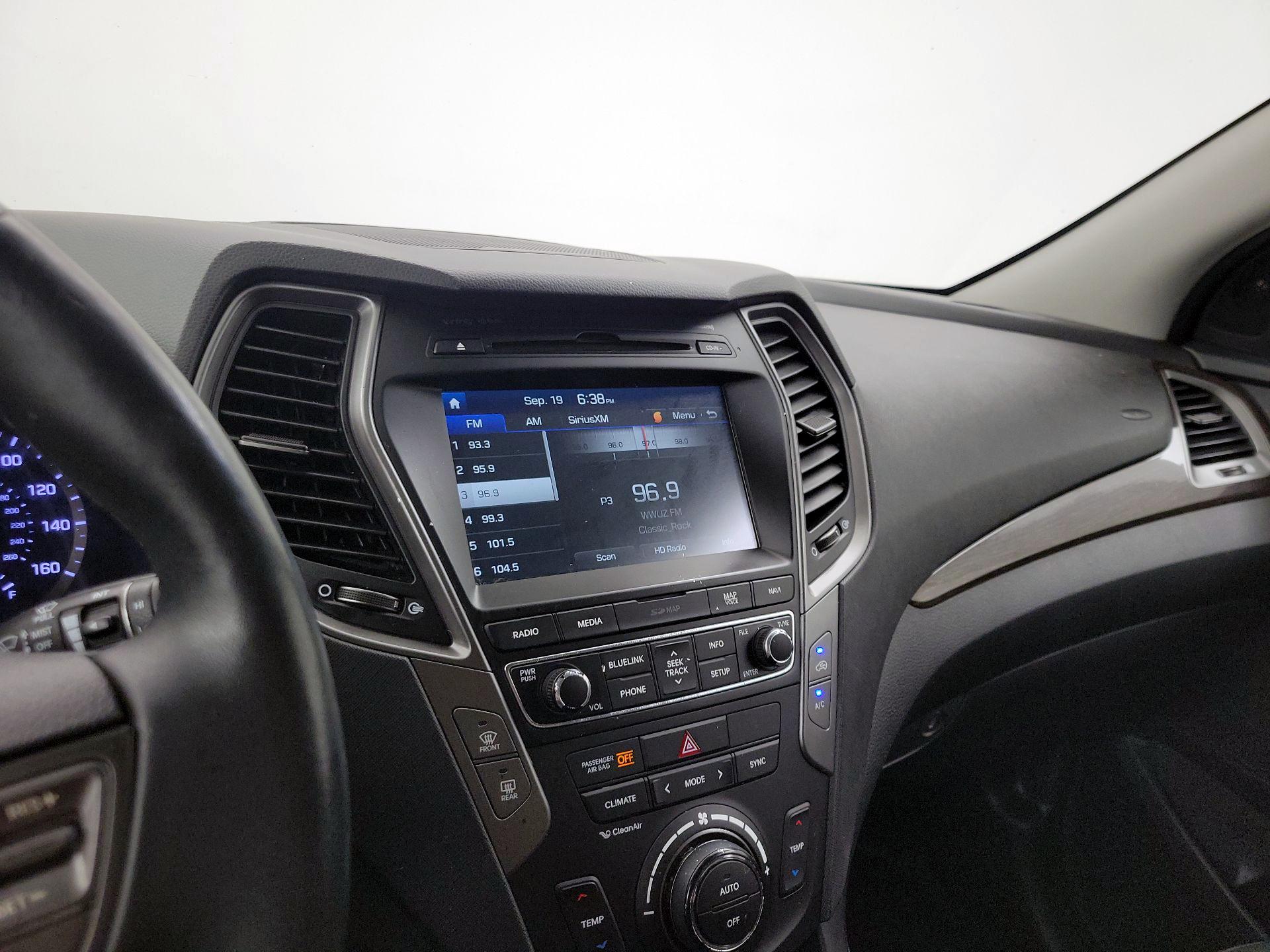 Thumbnail: 2017 Hyundai Santa Fe - 16