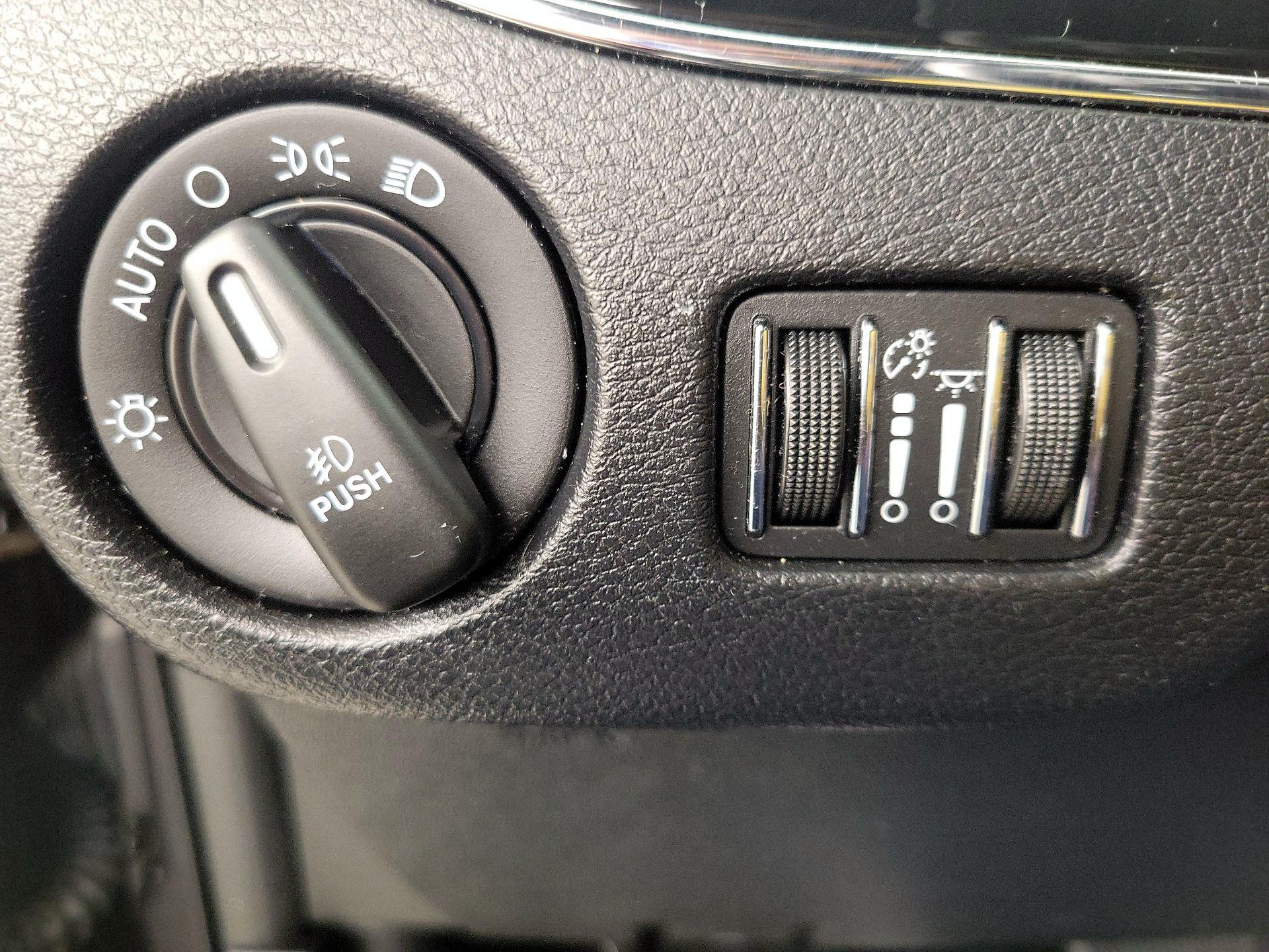 Thumbnail: 2019 Dodge Grand Caravan - 13