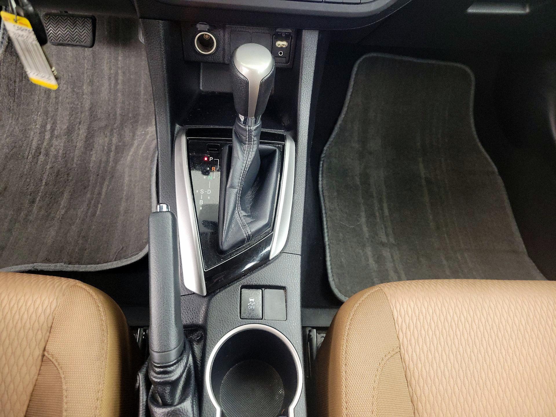 Thumbnail: 2015 Toyota Corolla - 17