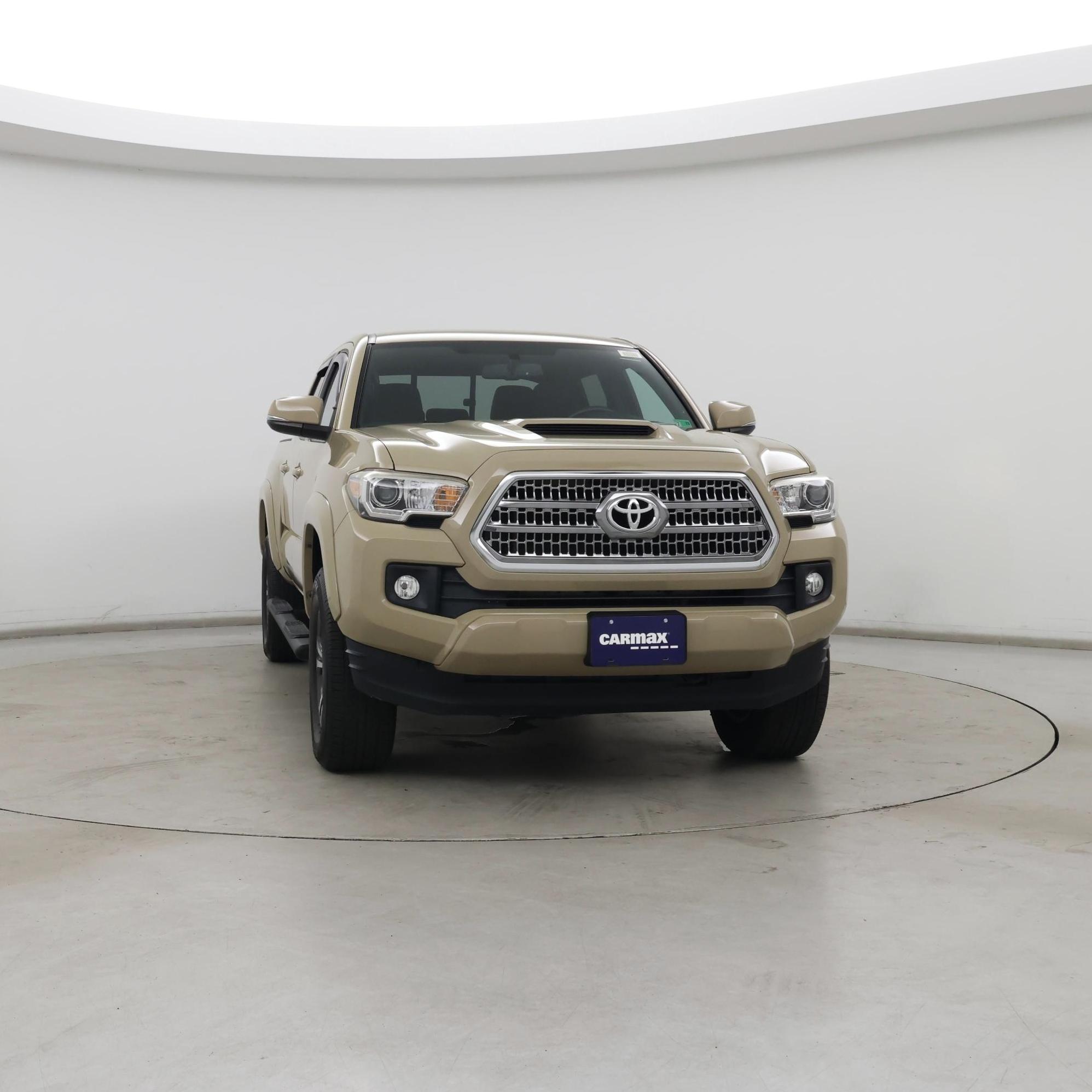 Thumbnail: 2016 Toyota Tacoma - 5