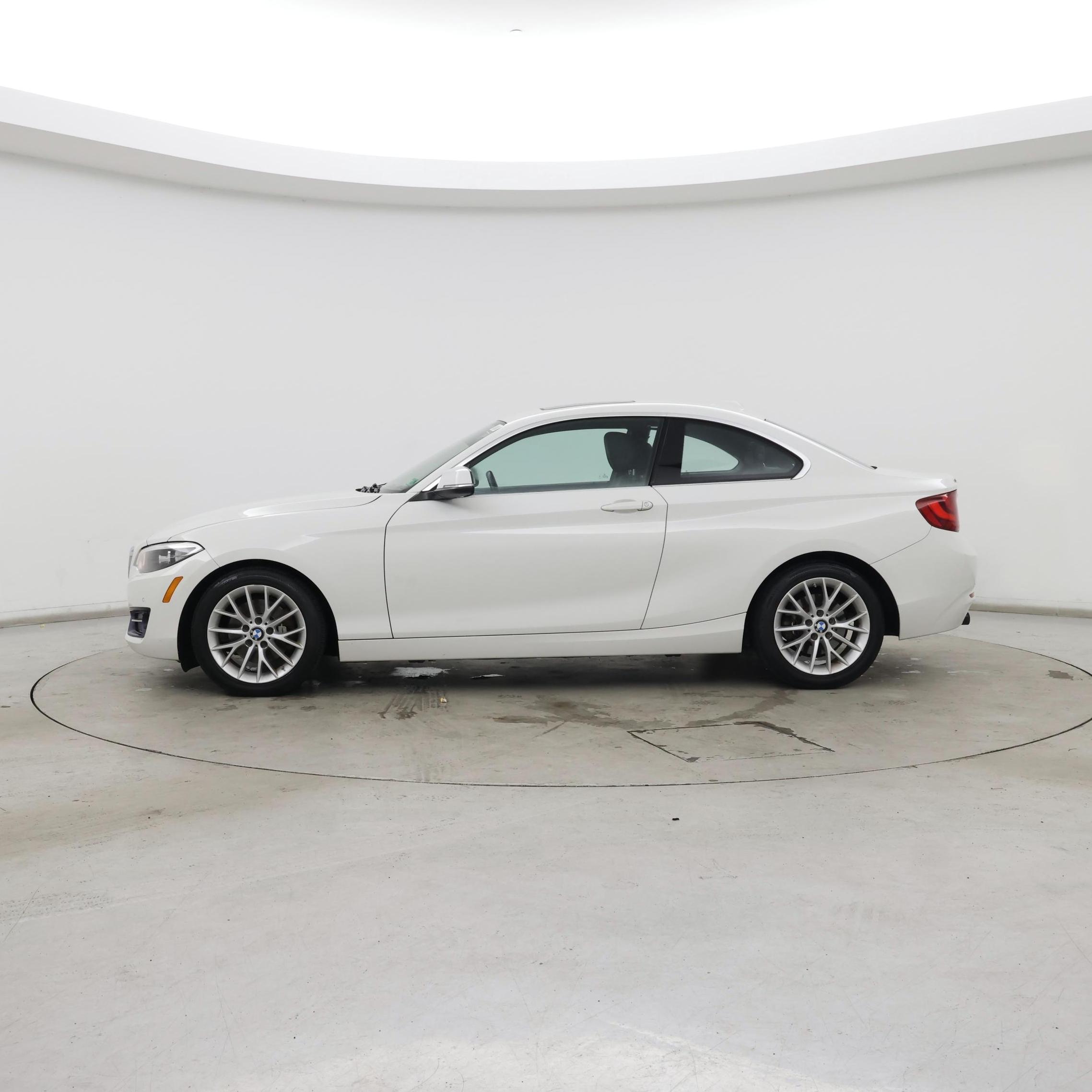 Thumbnail: 2016 BMW 2 Series - 3