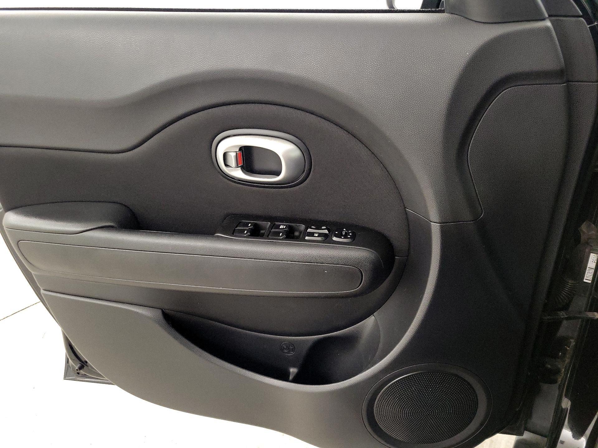 Thumbnail: 2015 Kia Soul - 12