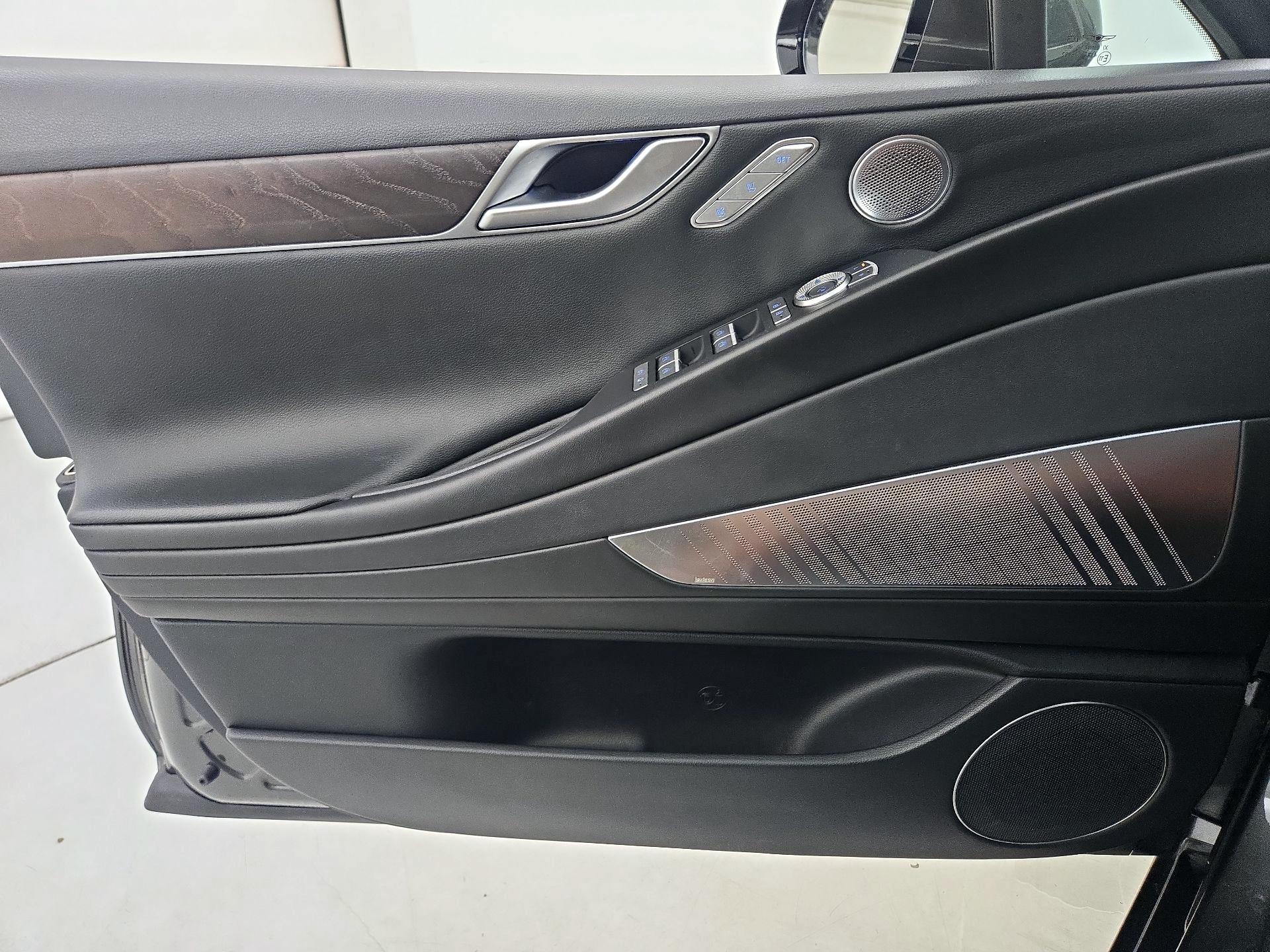 Thumbnail: 2022 Genesis G80 - 12