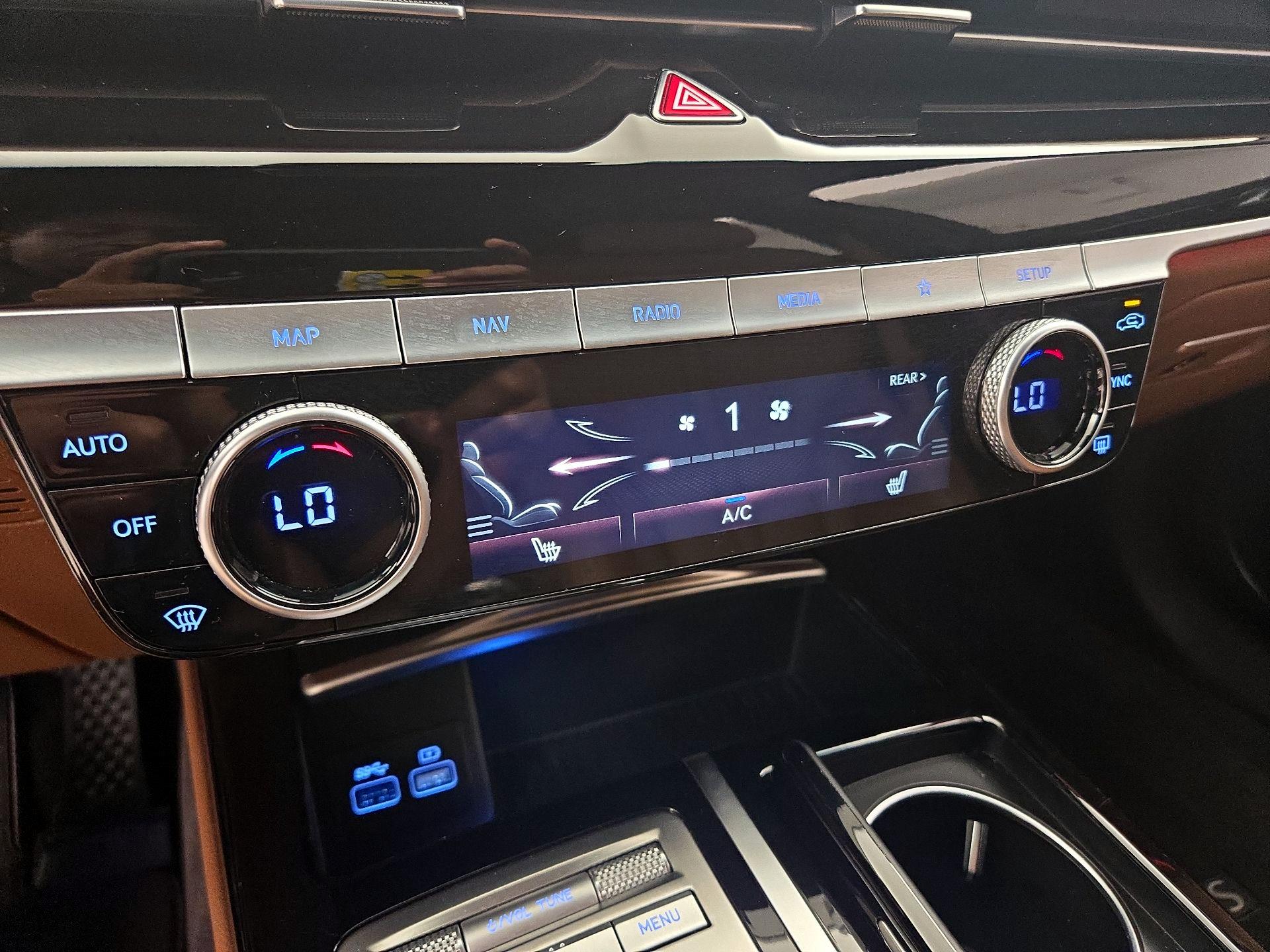 Thumbnail: 2022 Genesis G80 - 17