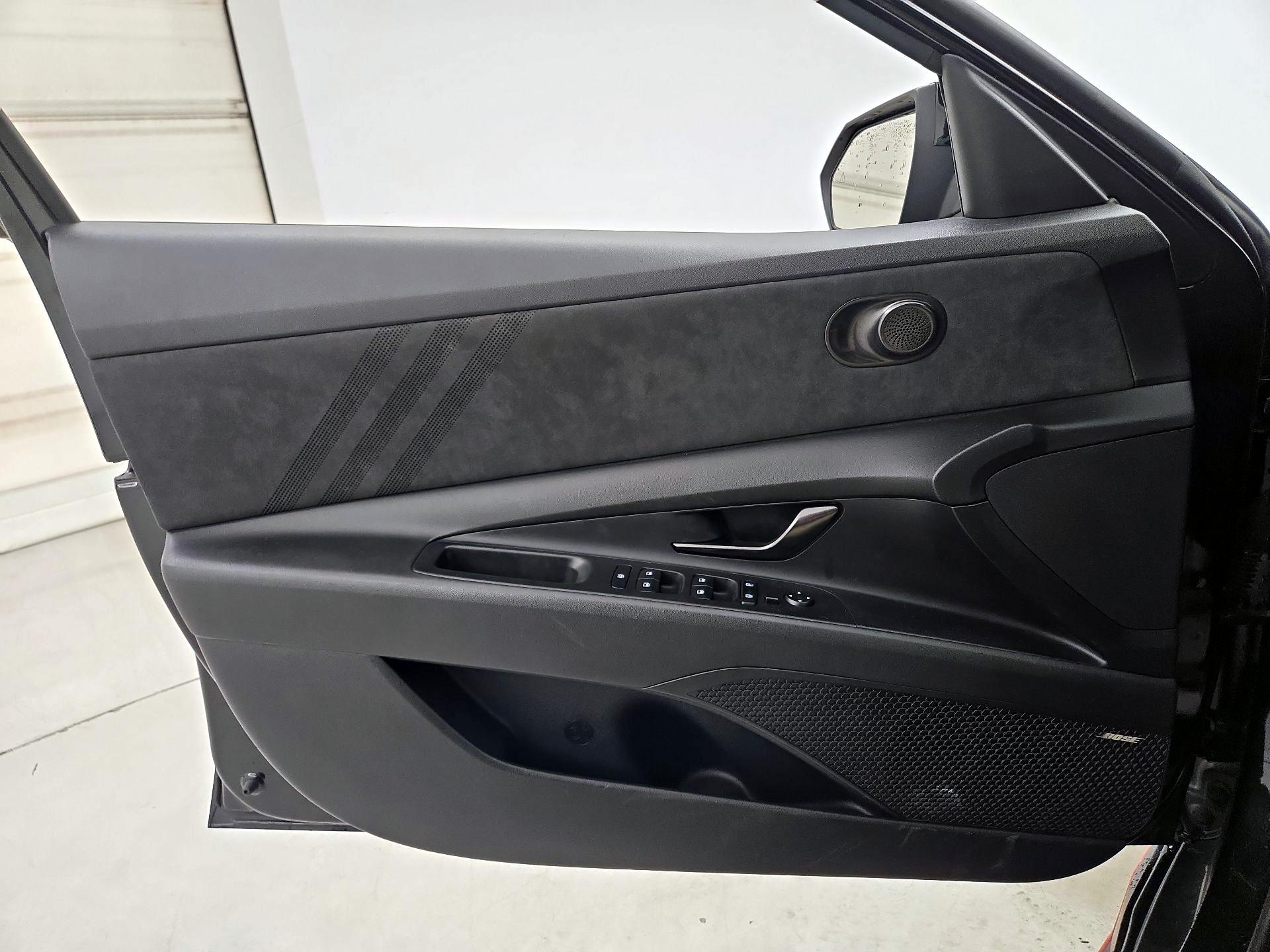 Thumbnail: 2022 Hyundai Elantra - 12
