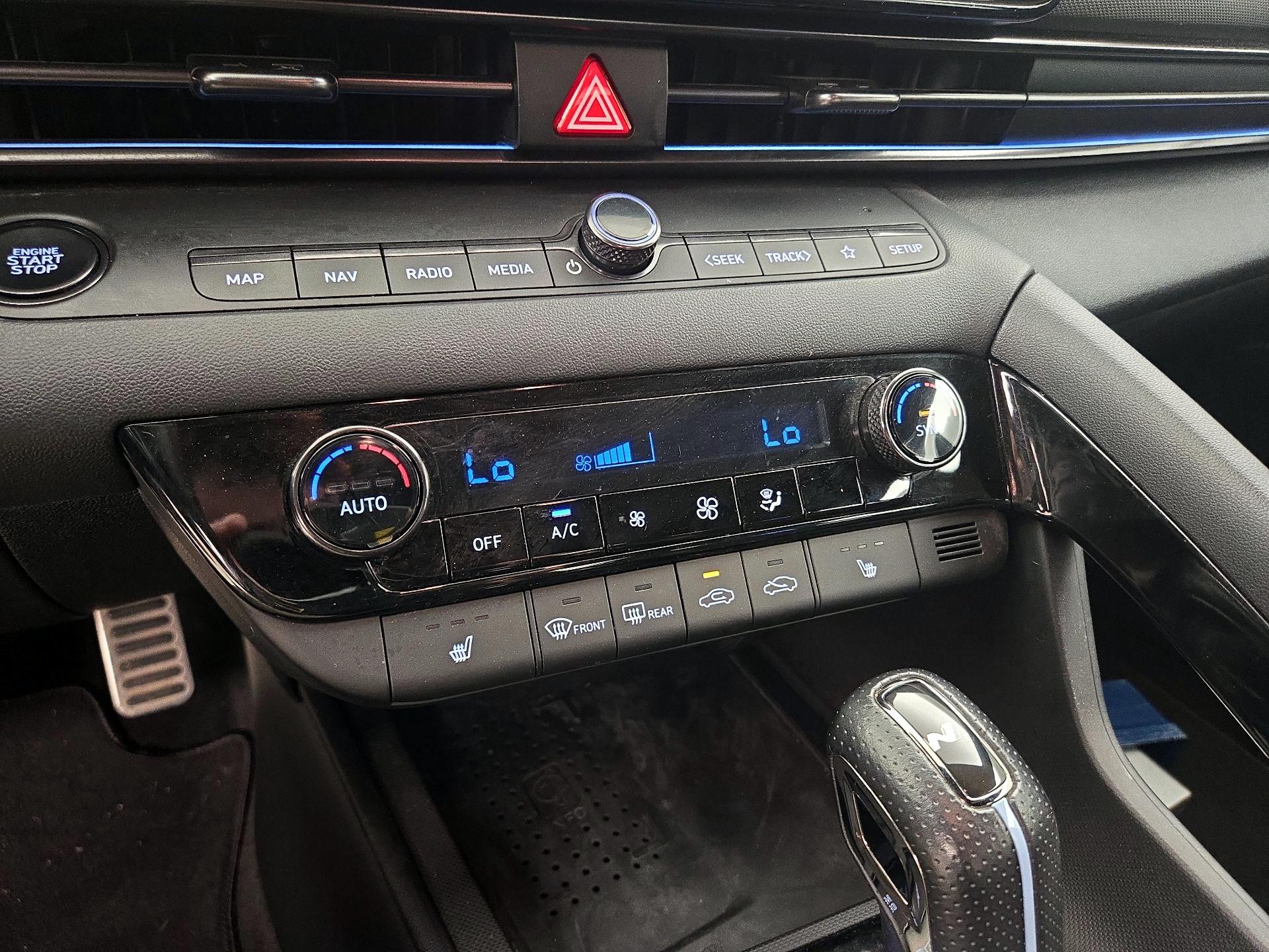 Thumbnail: 2022 Hyundai Elantra - 17