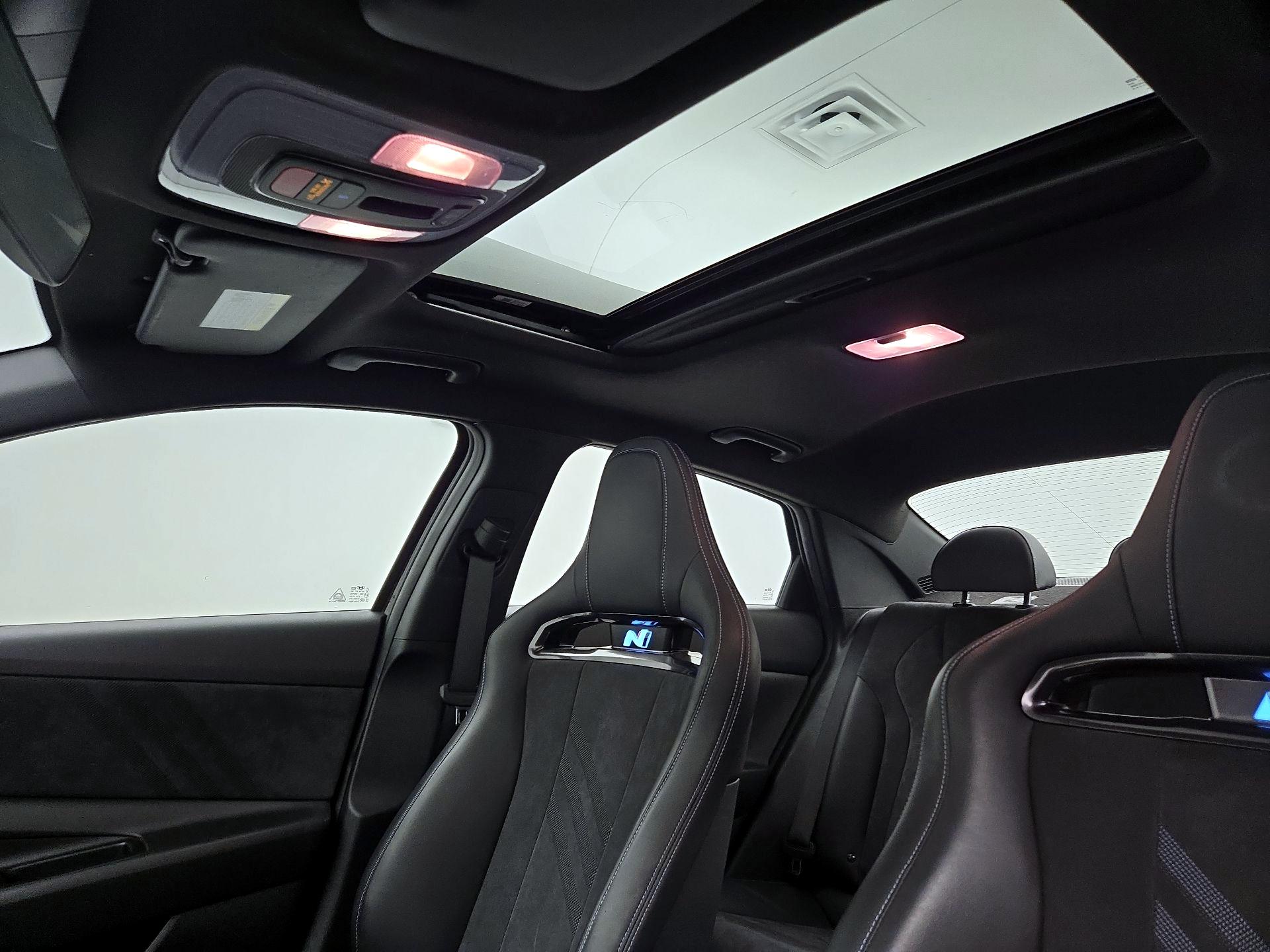 Thumbnail: 2022 Hyundai Elantra - 20