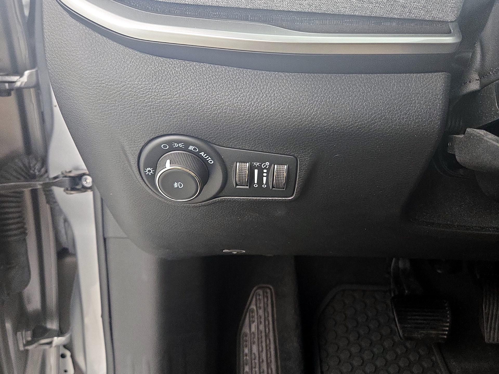 Thumbnail: 2022 Jeep Compass - 13