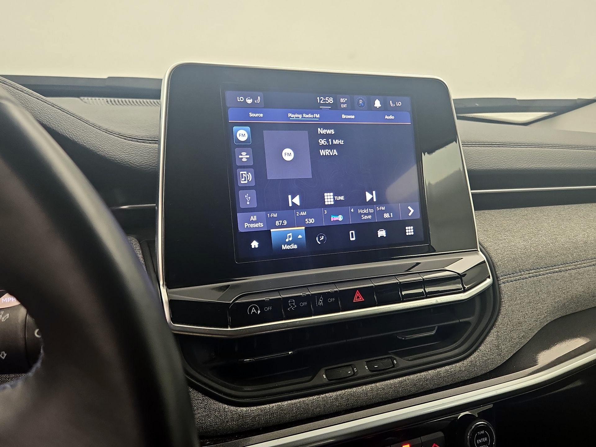 Thumbnail: 2022 Jeep Compass - 15