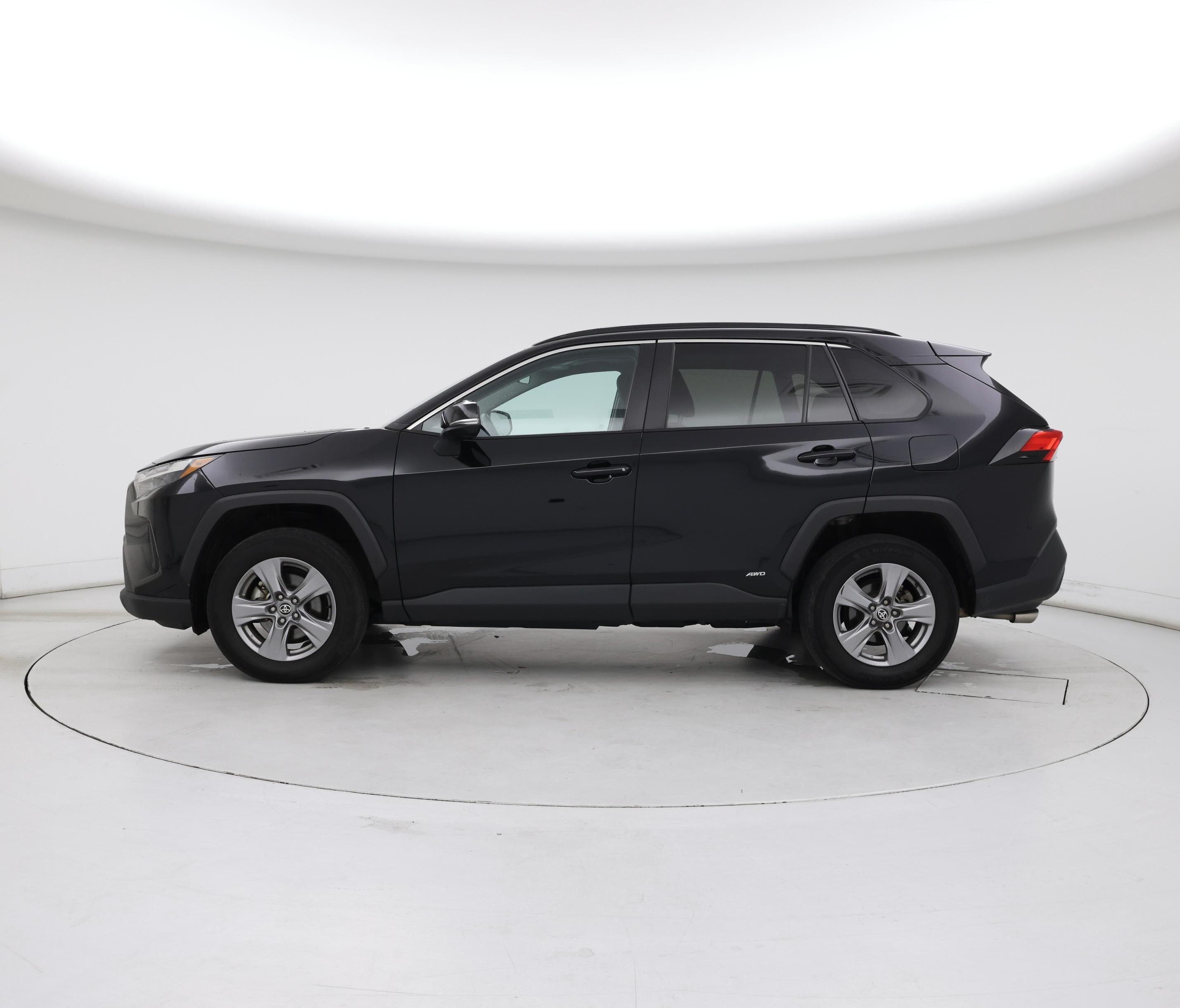 Thumbnail: 2022 Toyota RAV4 - 3