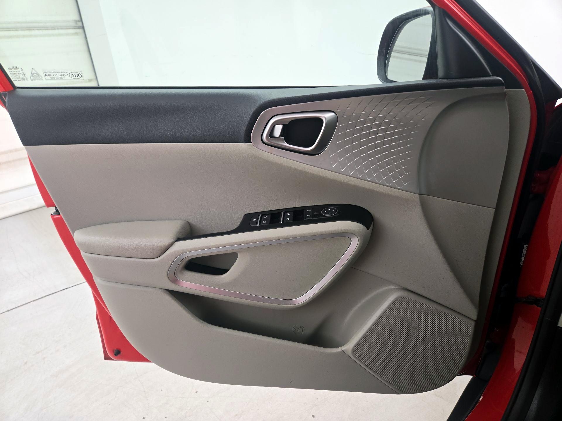Thumbnail: 2020 Kia Soul - 12