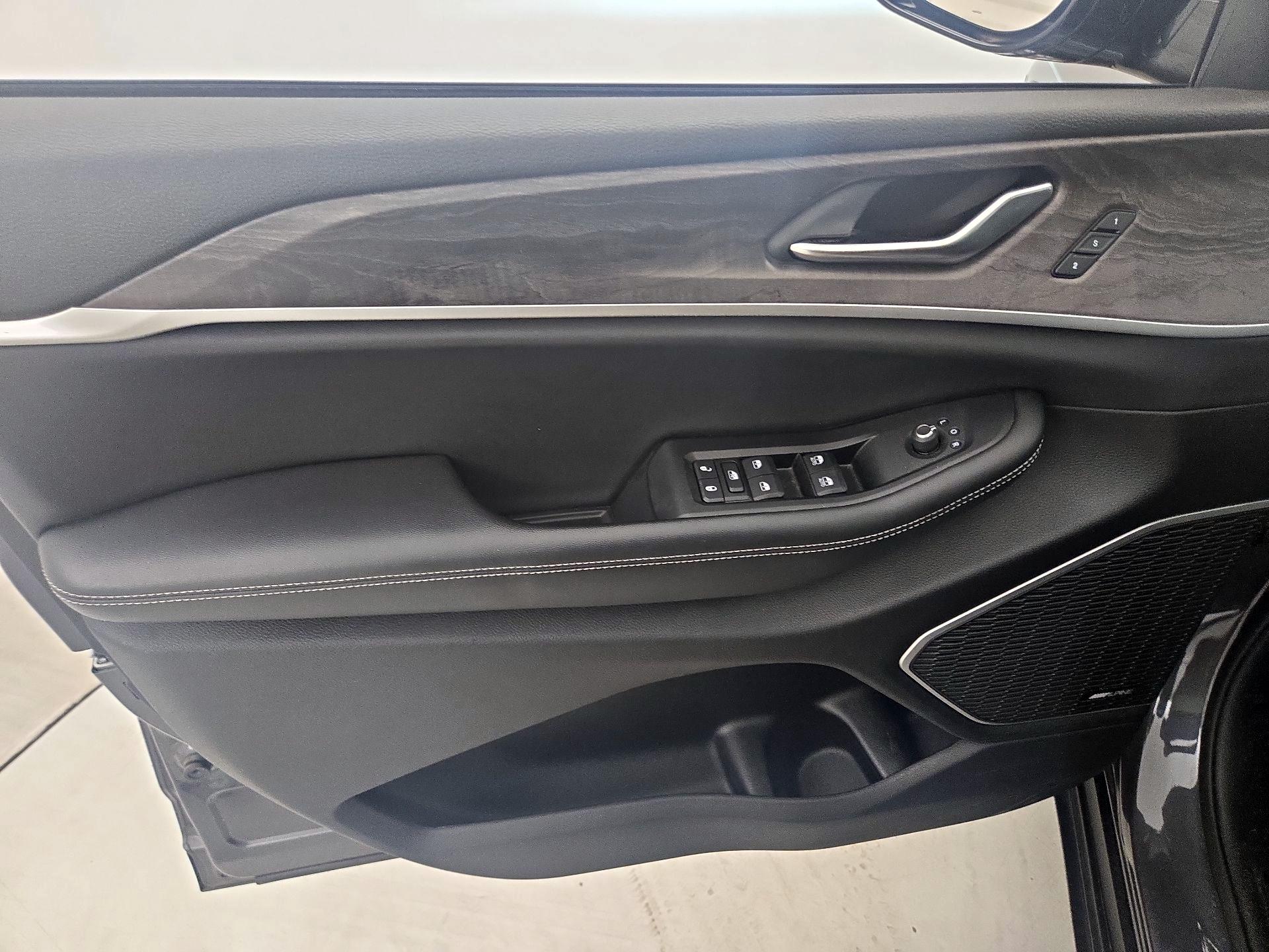 Thumbnail: 2022 Jeep Grand Cherokee - 12