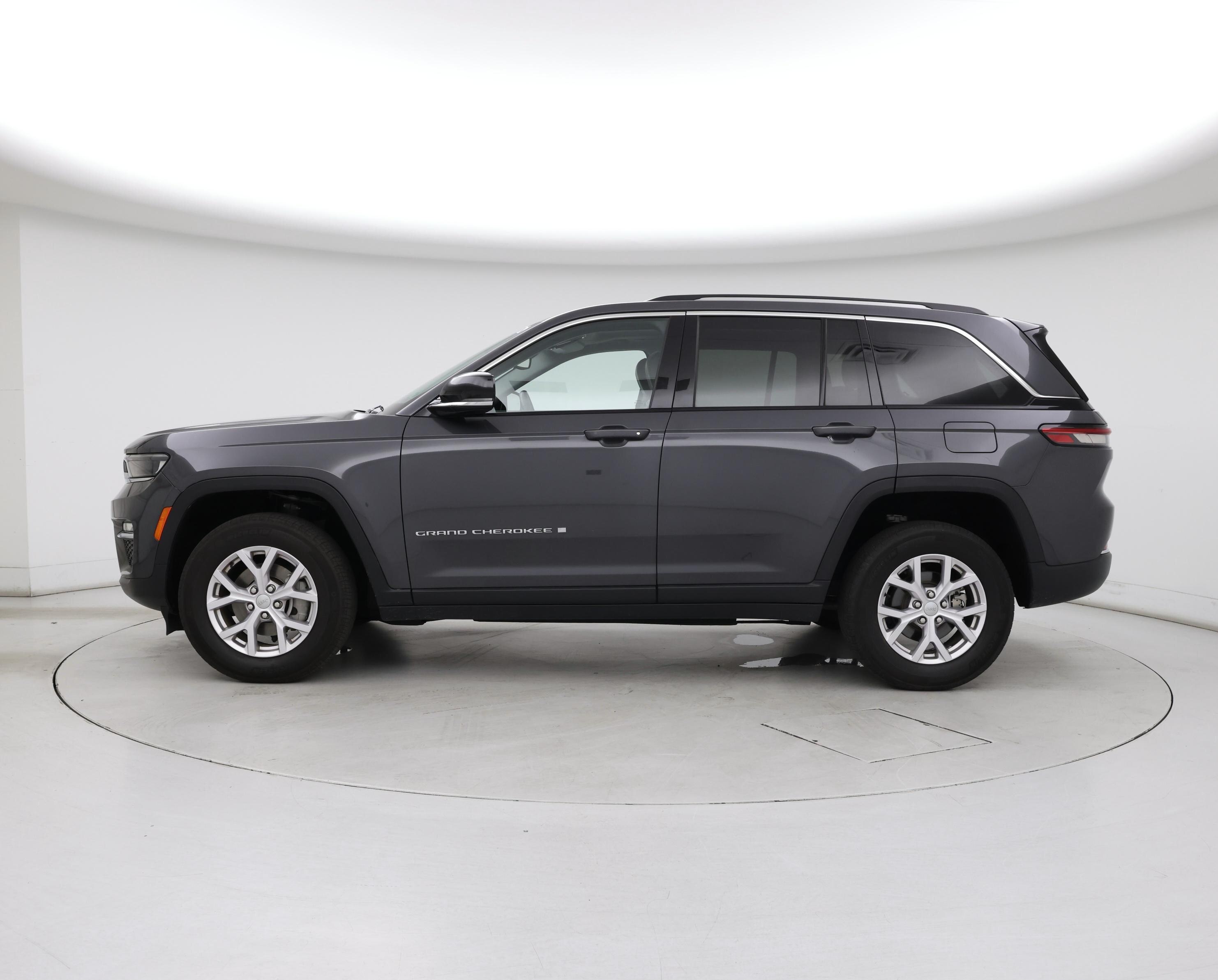 Thumbnail: 2022 Jeep Grand Cherokee - 3