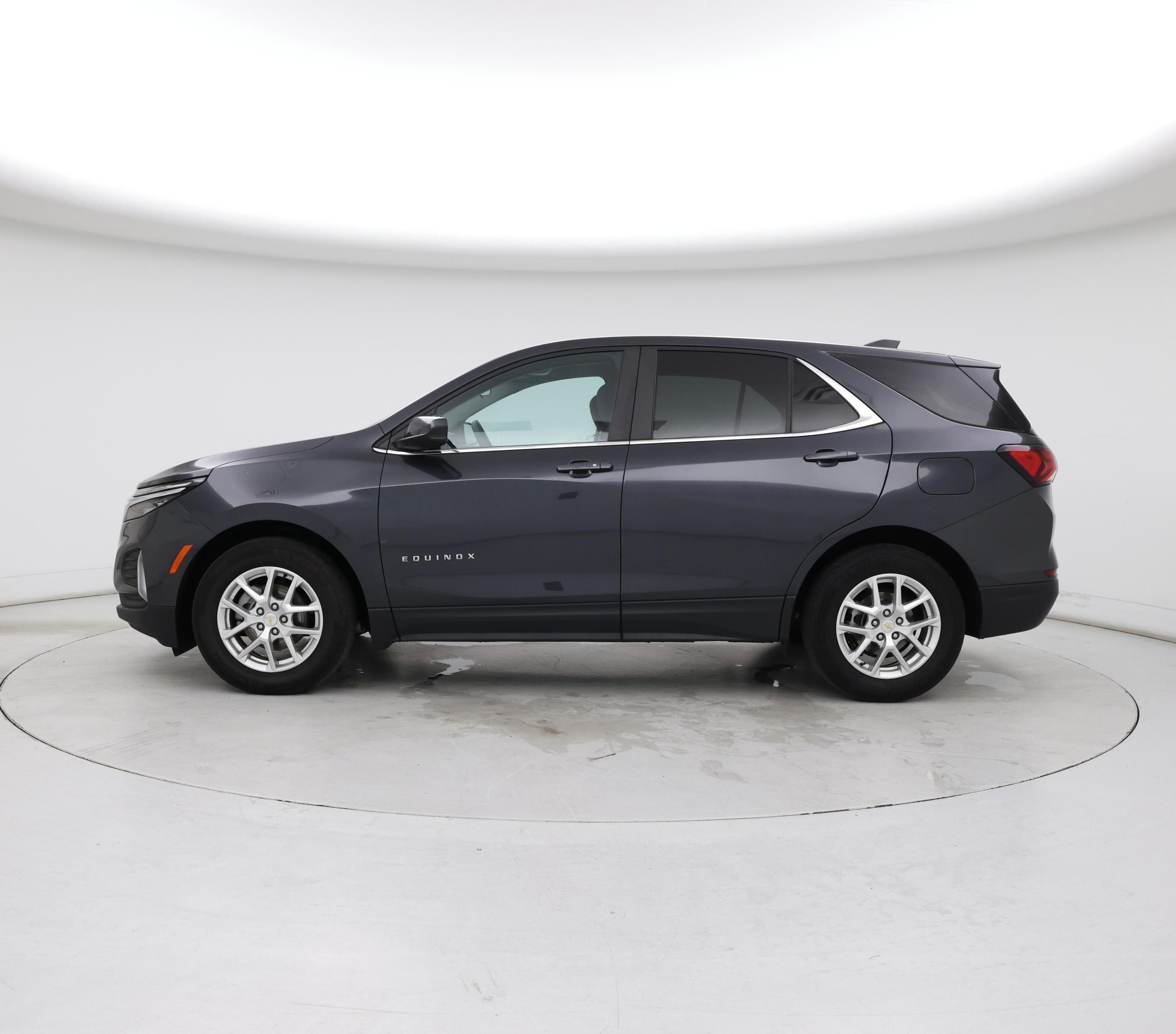 Thumbnail: 2022 Chevrolet Equinox - 3