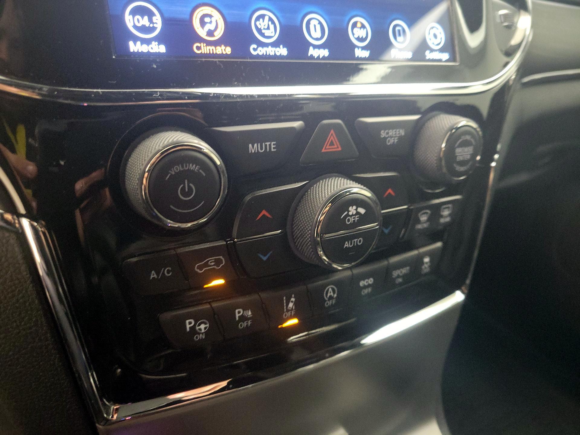 Thumbnail: 2021 Jeep Grand Cherokee - 17