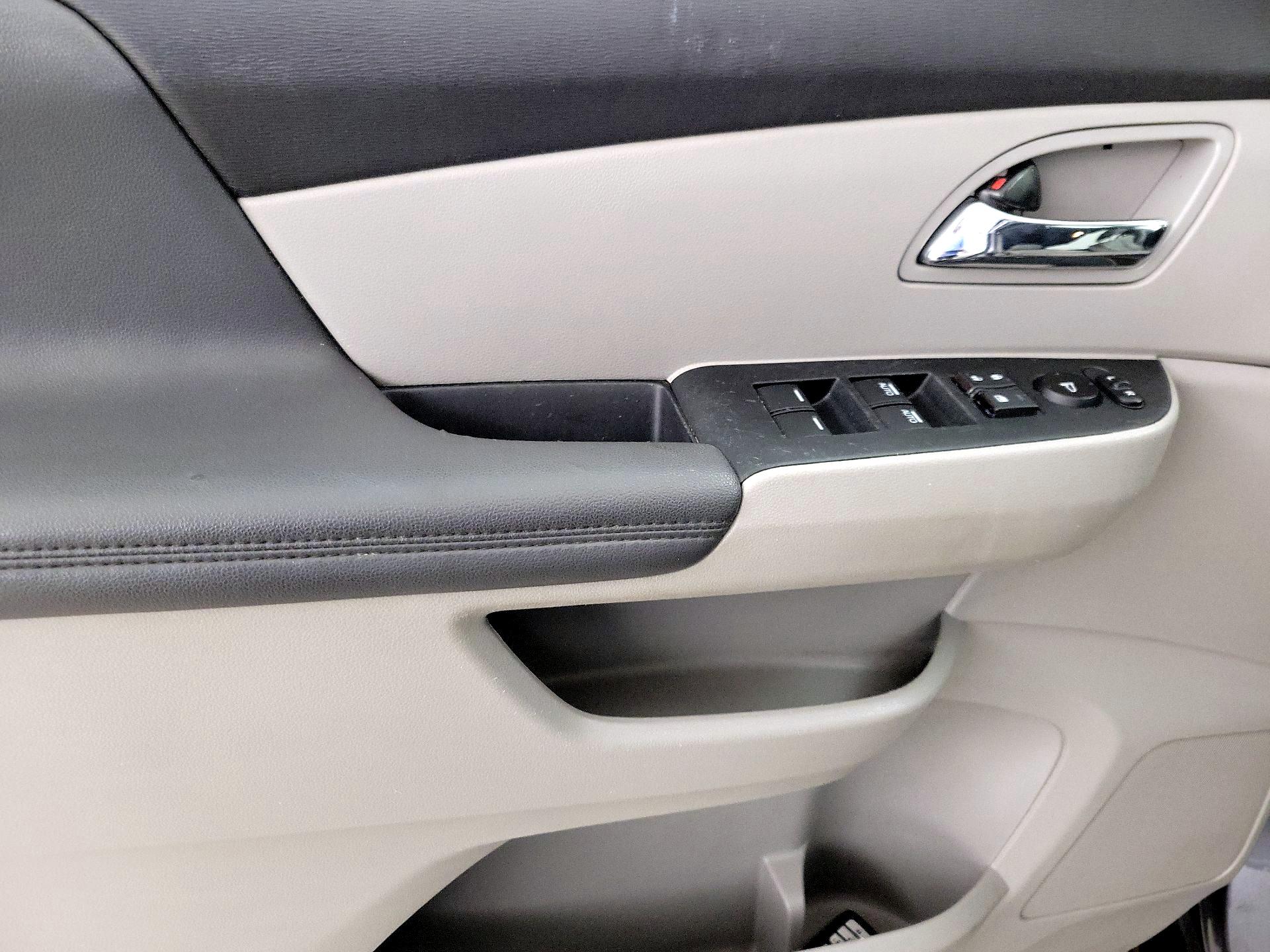 Thumbnail: 2017 Honda Odyssey - 12