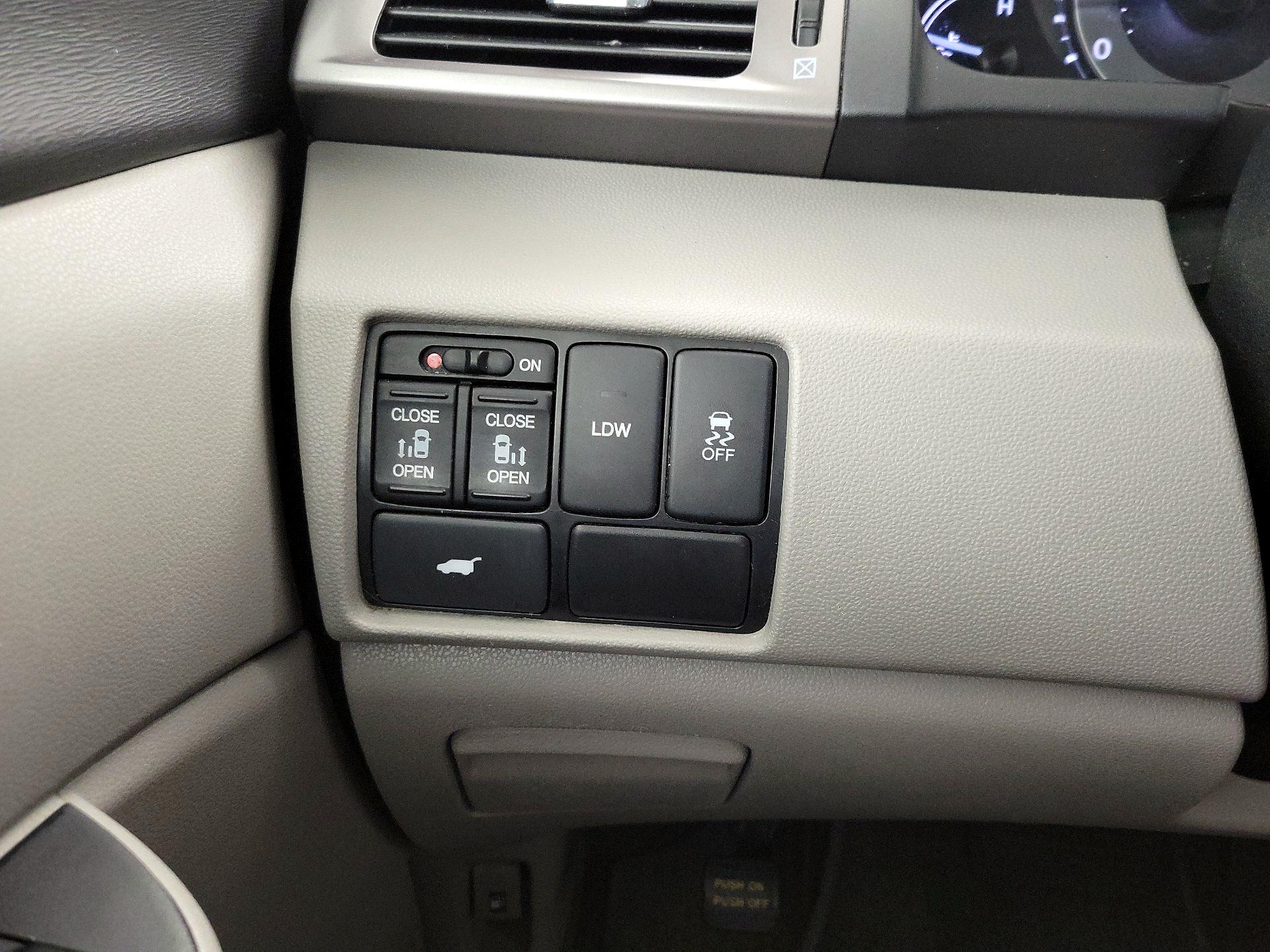 Thumbnail: 2017 Honda Odyssey - 13