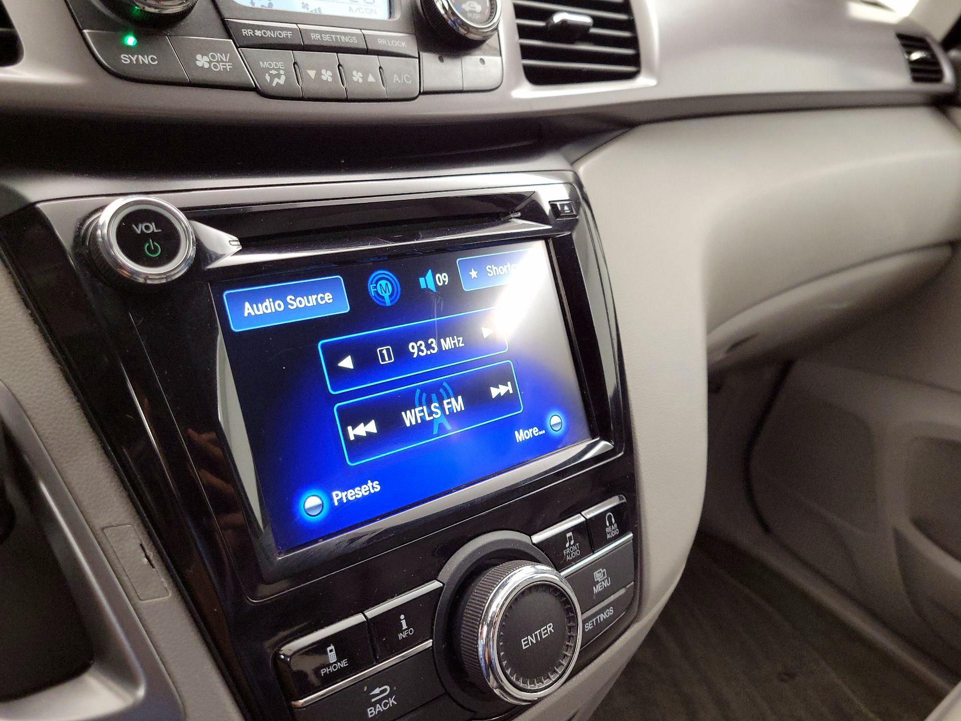 Thumbnail: 2017 Honda Odyssey - 15