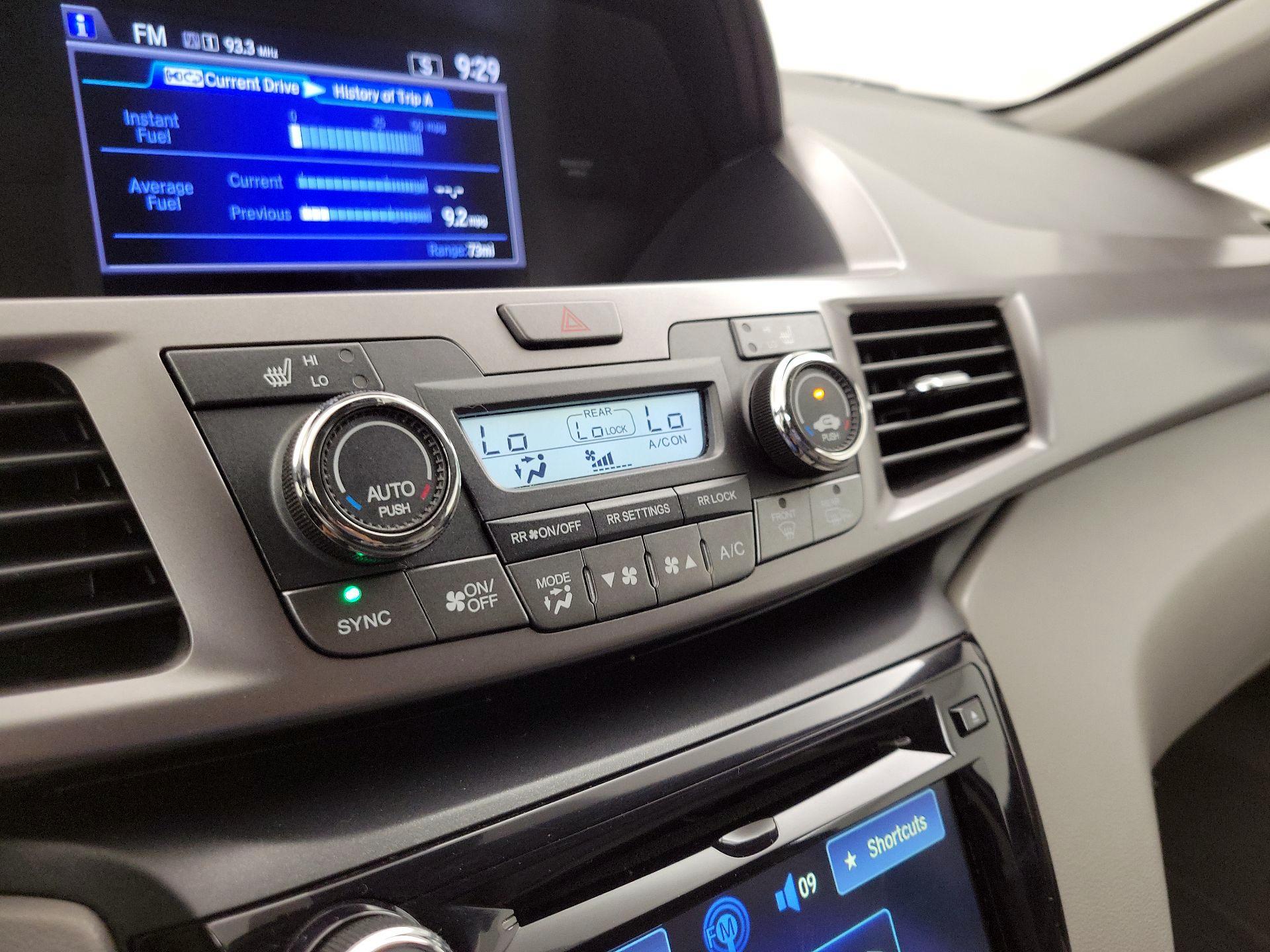 Thumbnail: 2017 Honda Odyssey - 16