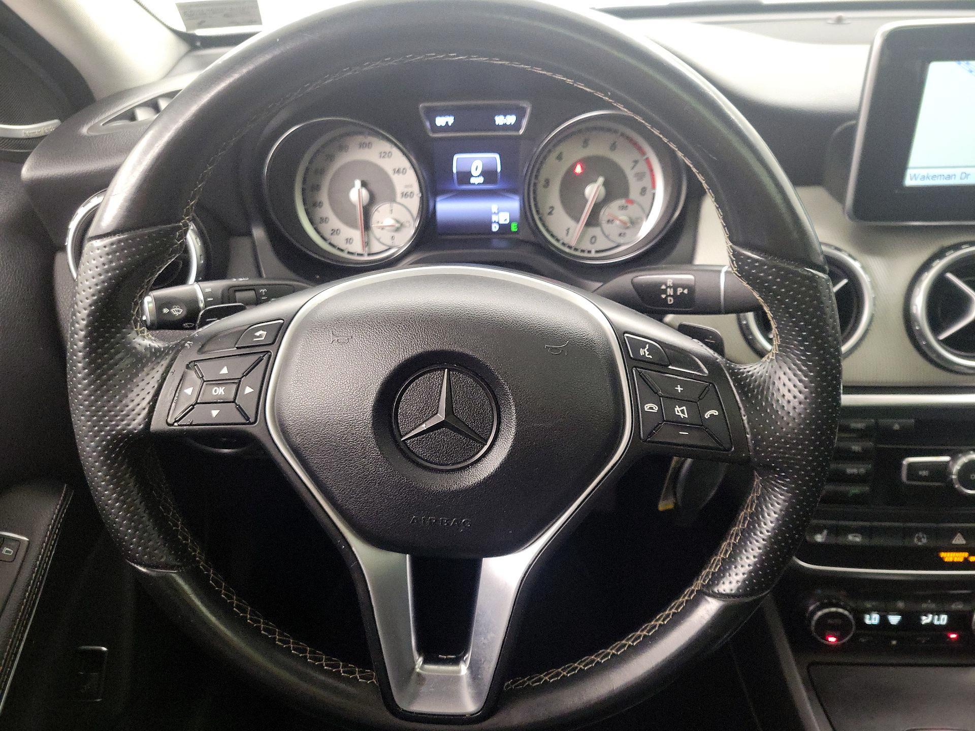 Thumbnail: 2015 Mercedes-Benz GLA - 10