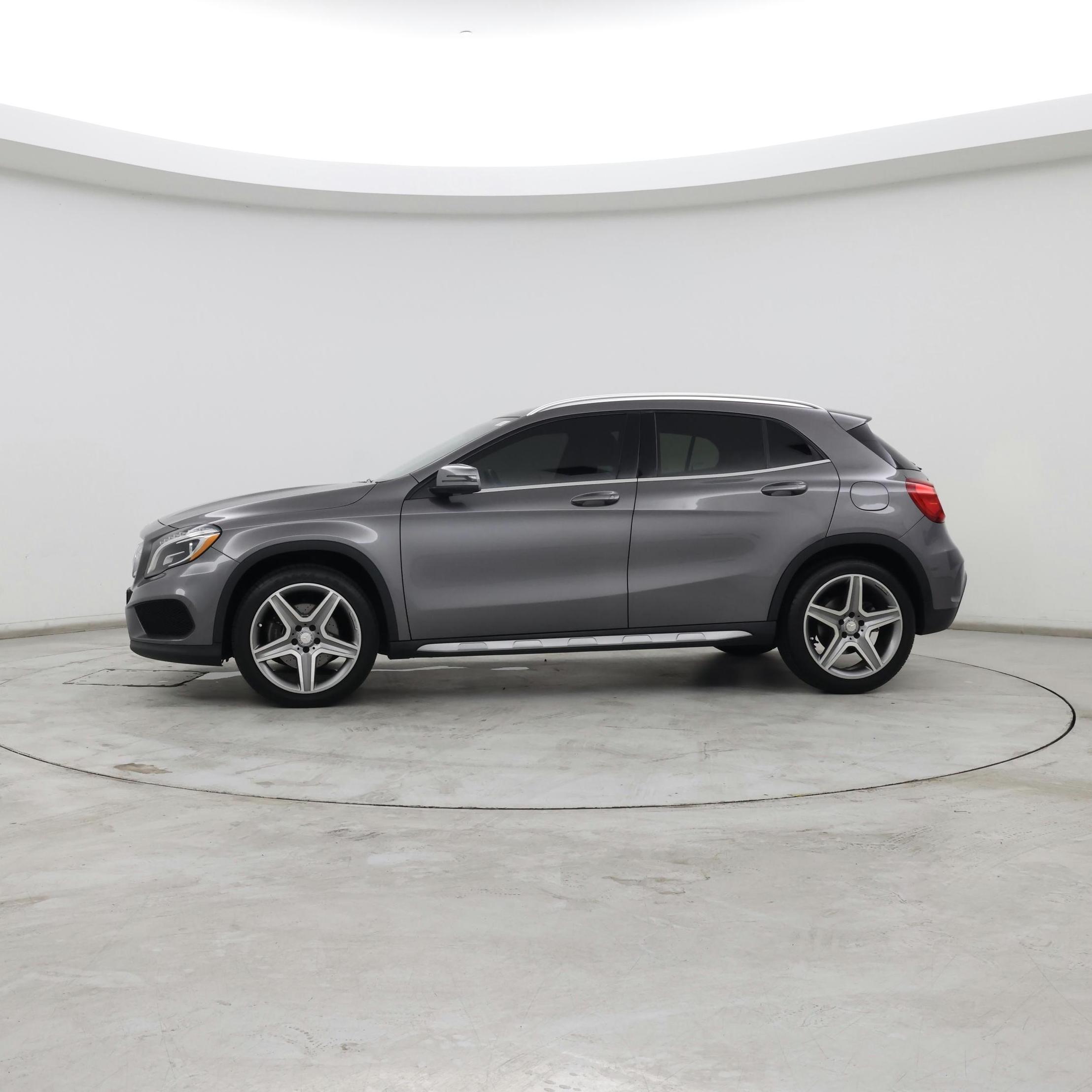 Thumbnail: 2015 Mercedes-Benz GLA - 3