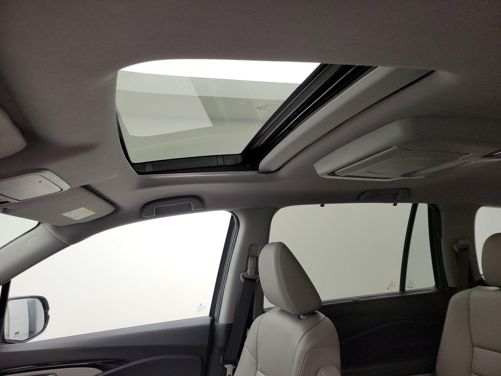 Thumbnail: 2019 Honda Pilot - 20
