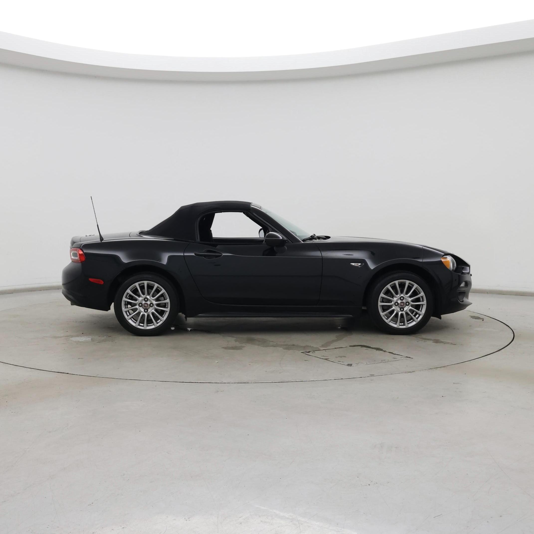 Thumbnail: 2019 Fiat 124 Spider - 7