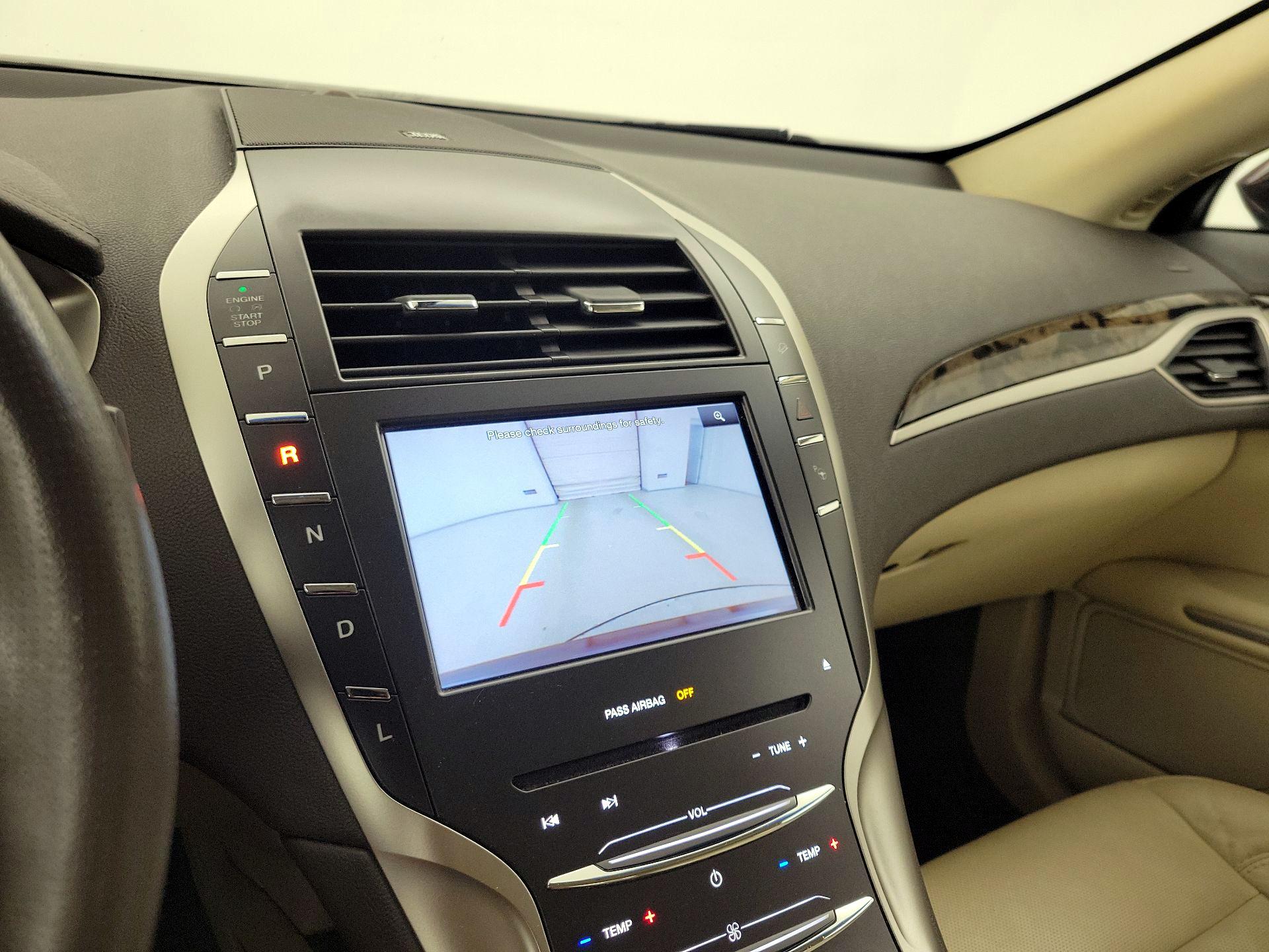 Thumbnail: 2013 Lincoln MKZ - 14