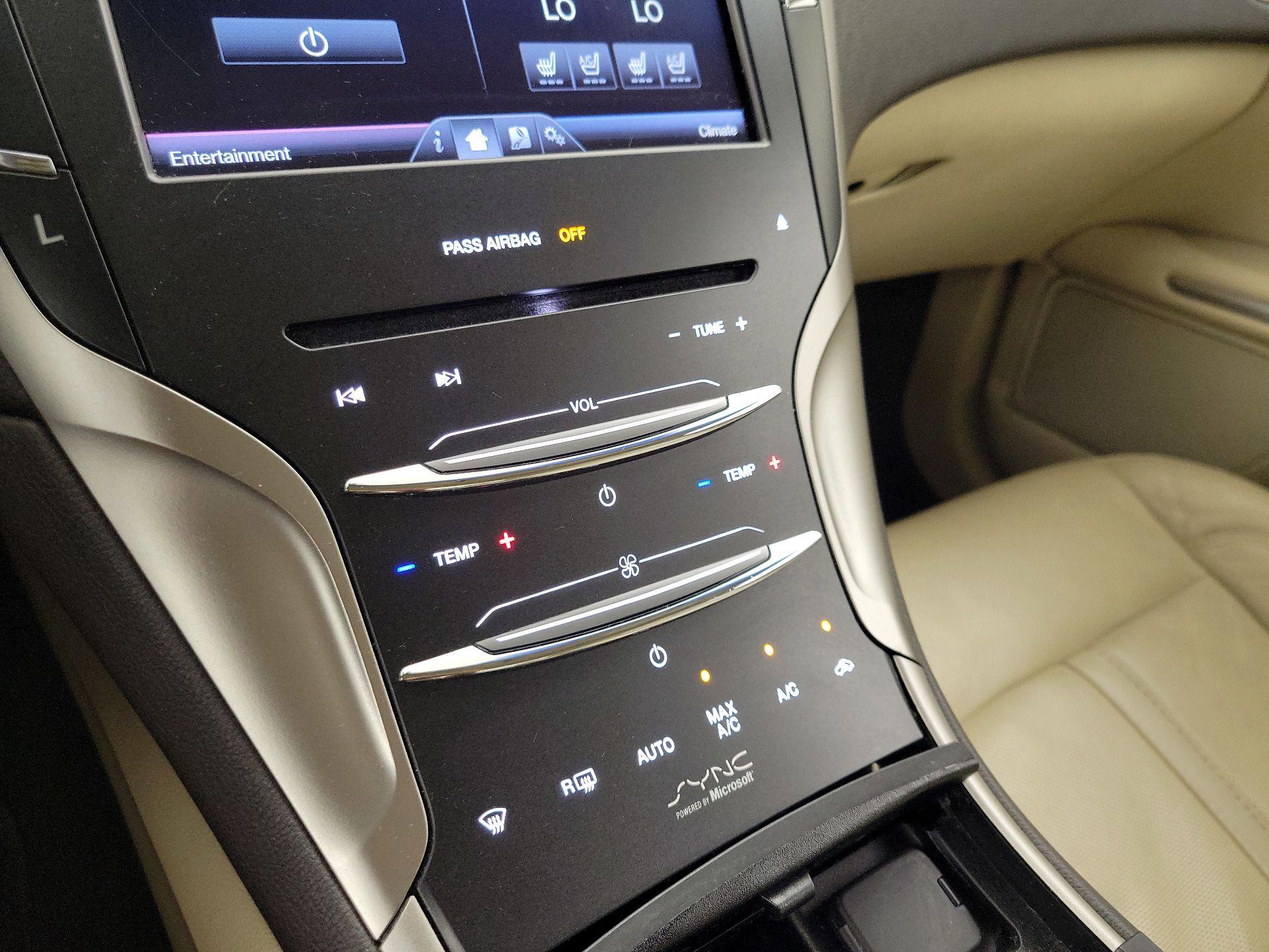 Thumbnail: 2013 Lincoln MKZ - 16