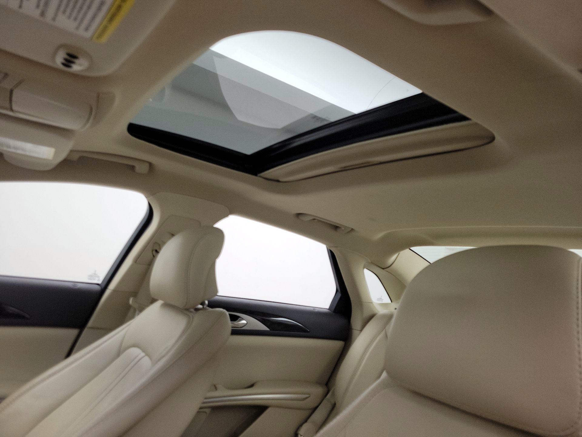 Thumbnail: 2013 Lincoln MKZ - 19
