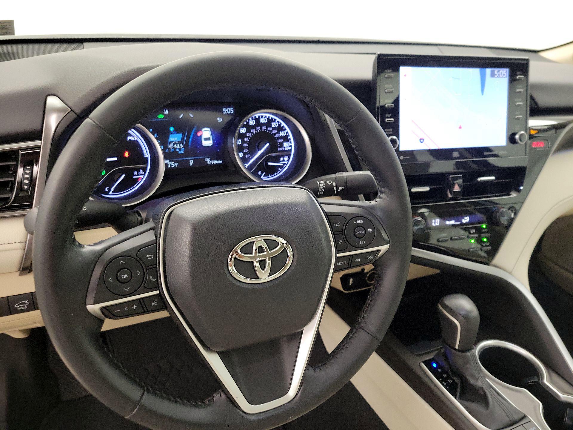 Thumbnail: 2021 Toyota Camry - 10