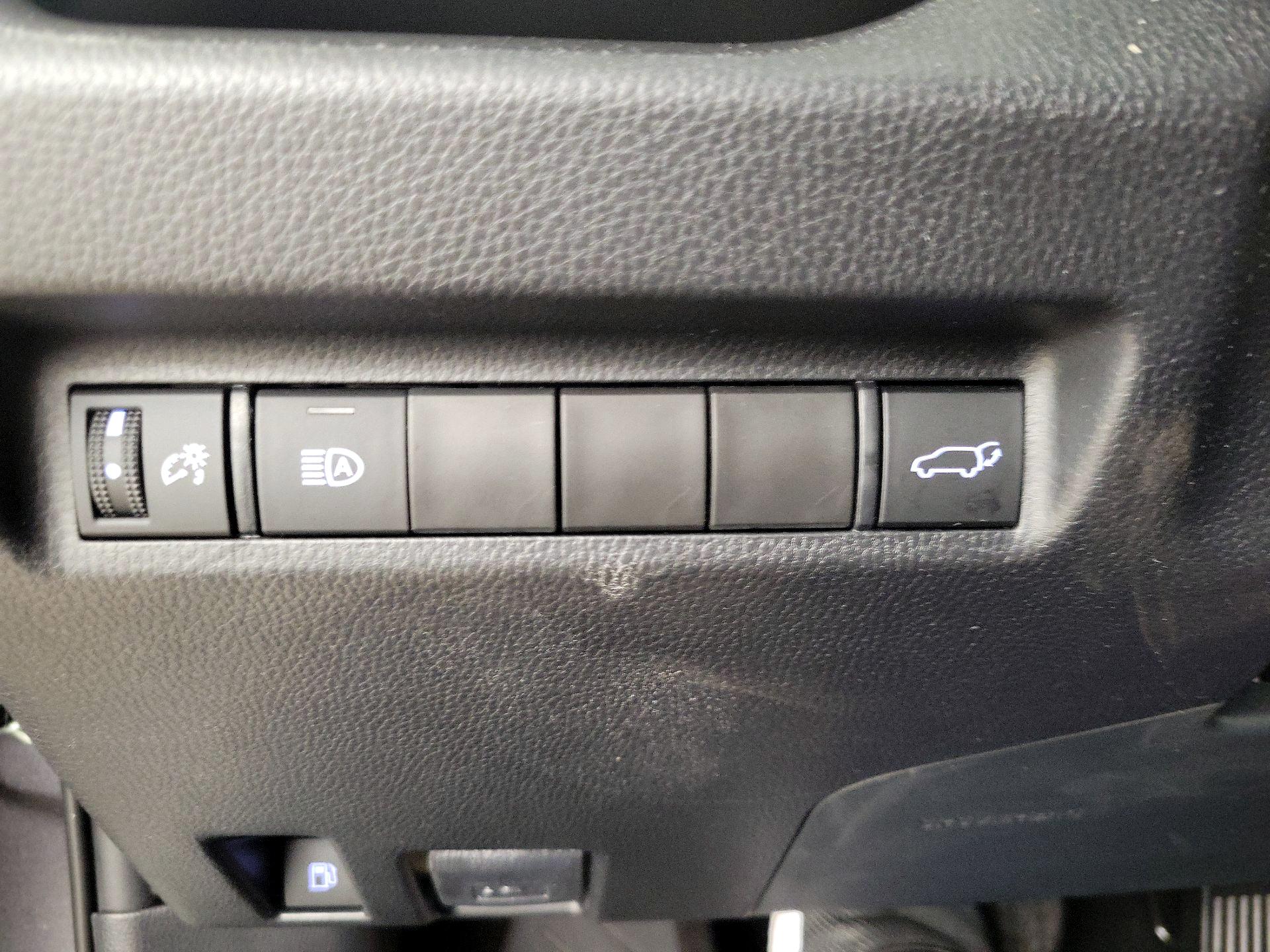 Thumbnail: 2021 Toyota RAV4 - 13