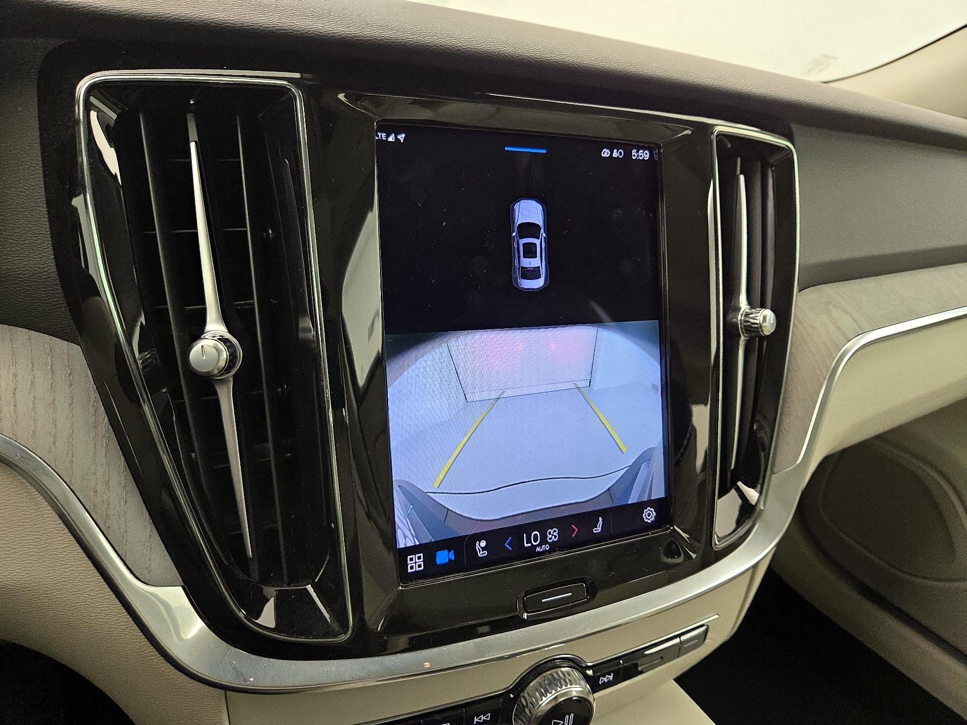 Thumbnail: 2023 Volvo S60 - 15