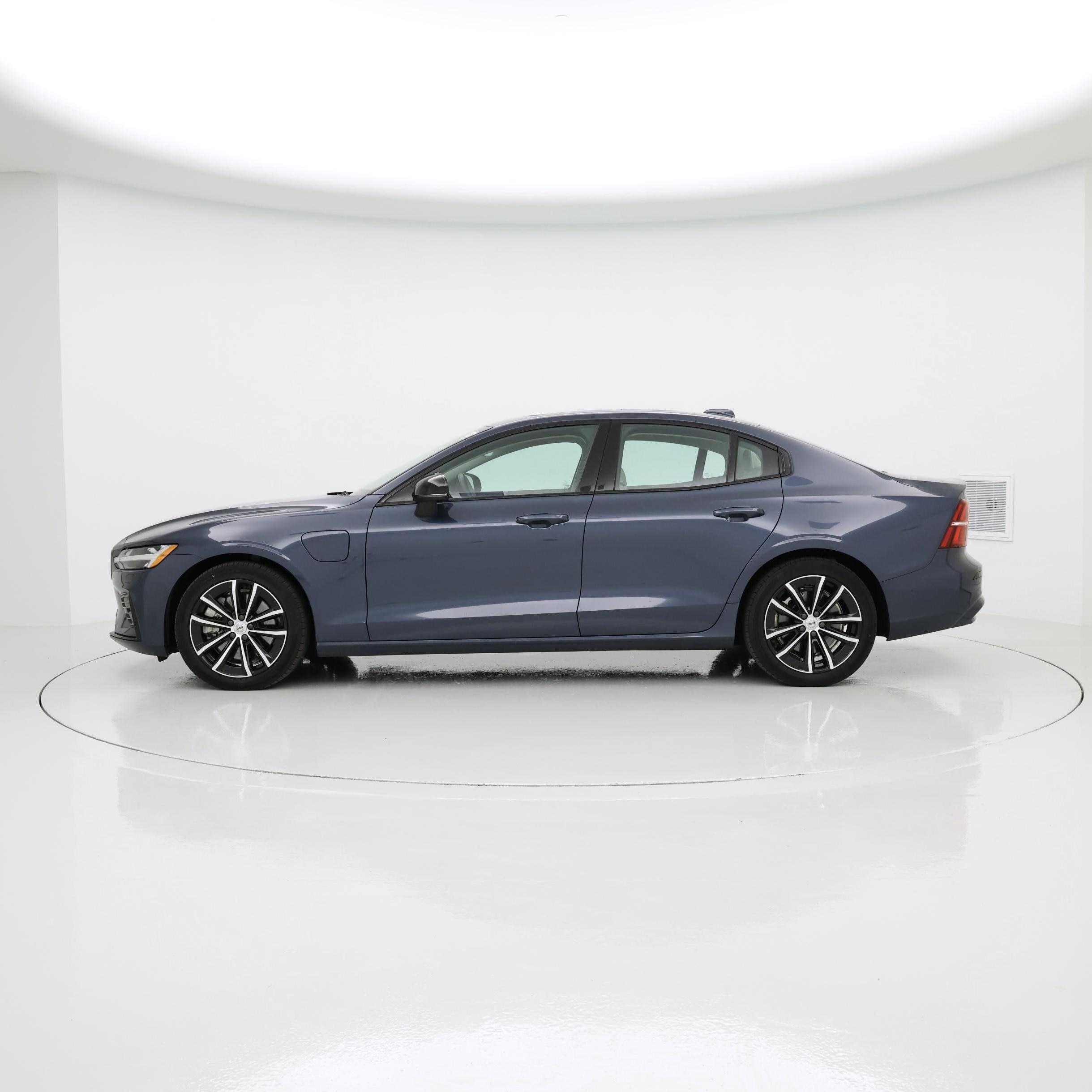 Thumbnail: 2023 Volvo S60 - 3