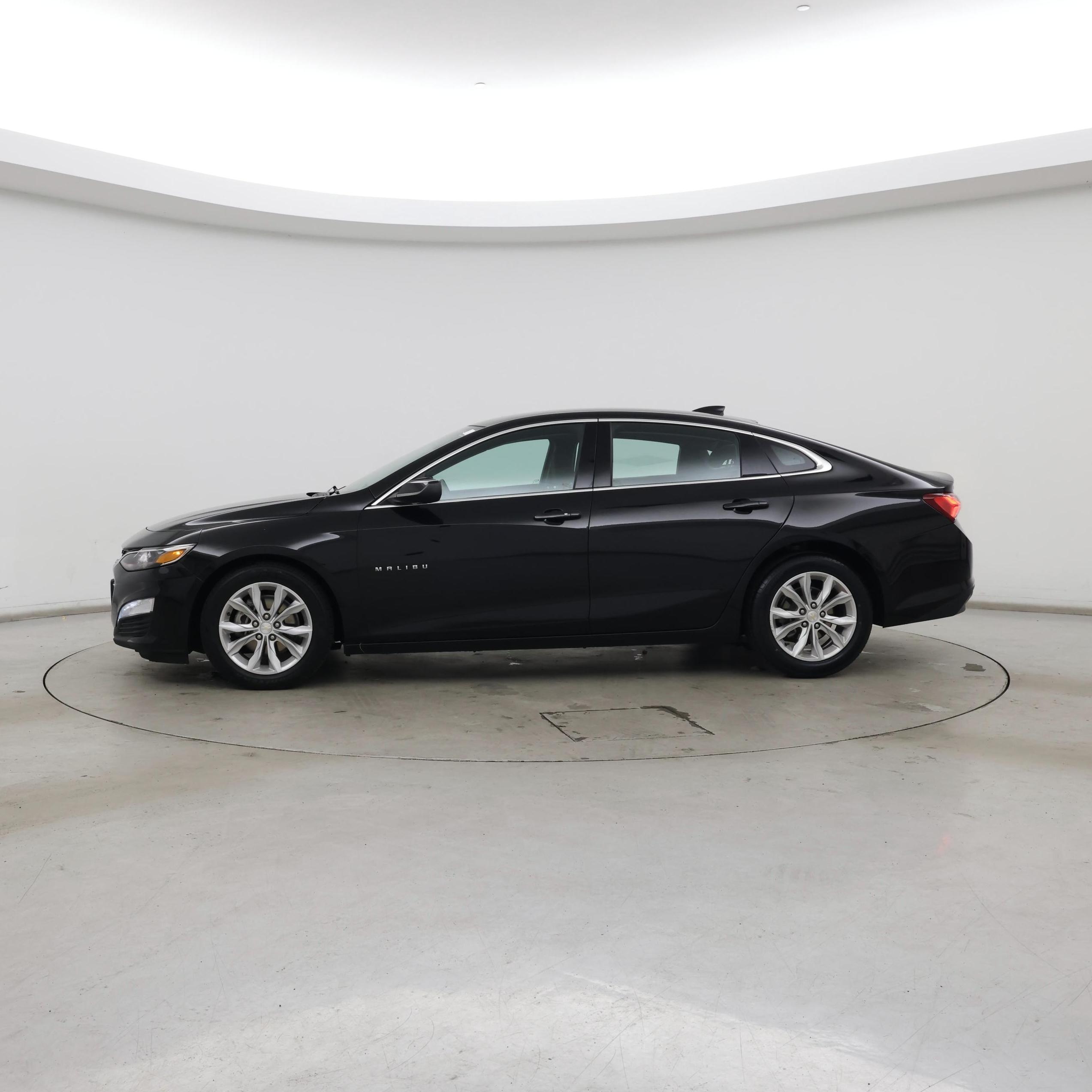 Thumbnail: 2021 Chevrolet Malibu - 3