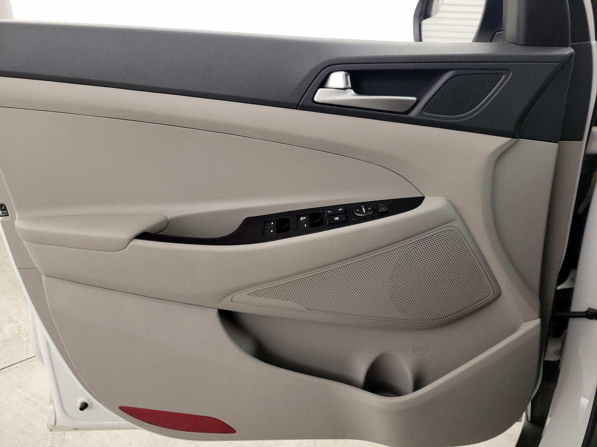 Thumbnail: 2019 Hyundai Tucson - 12