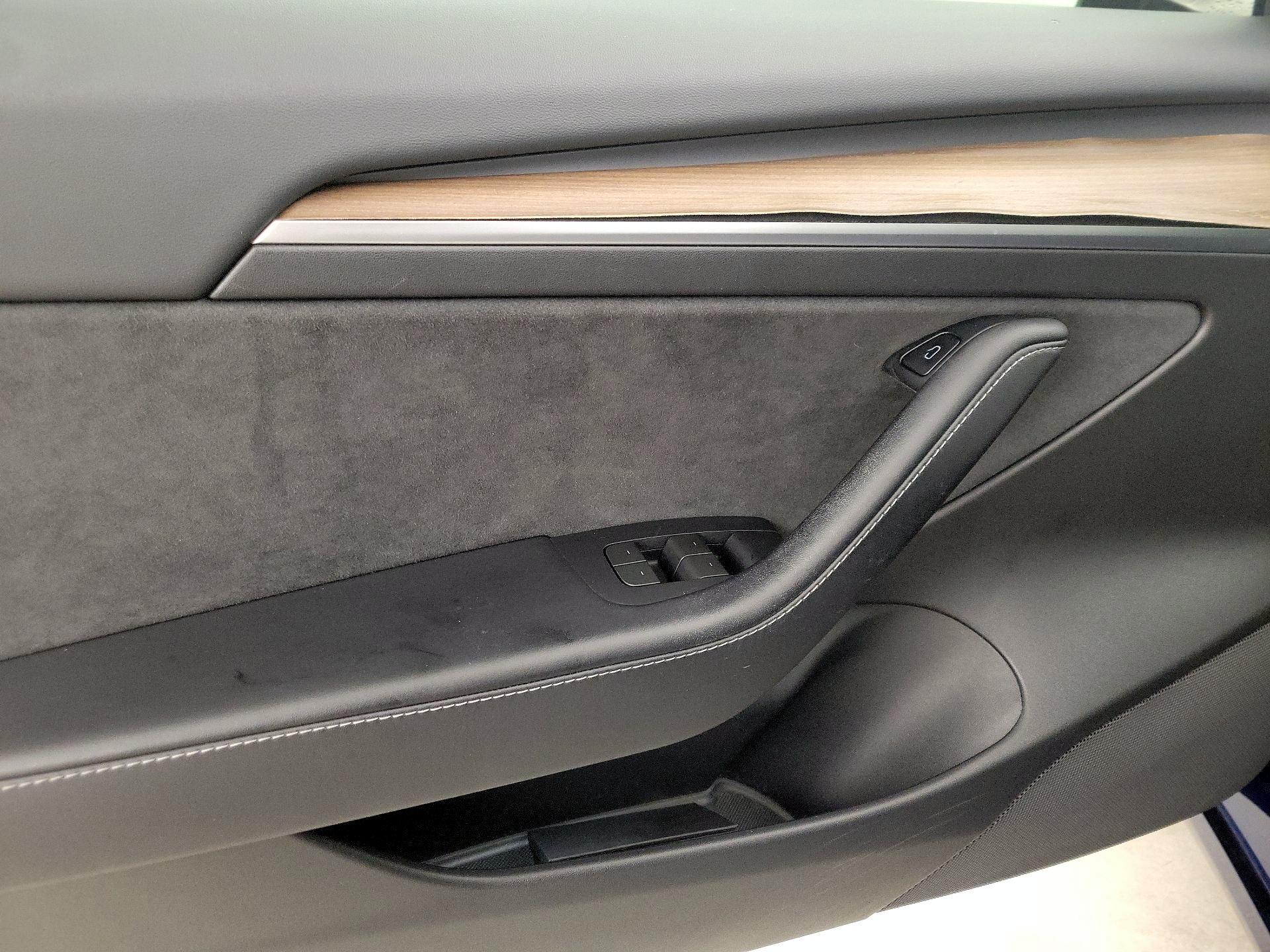 Thumbnail: 2022 Tesla Model 3 - 12