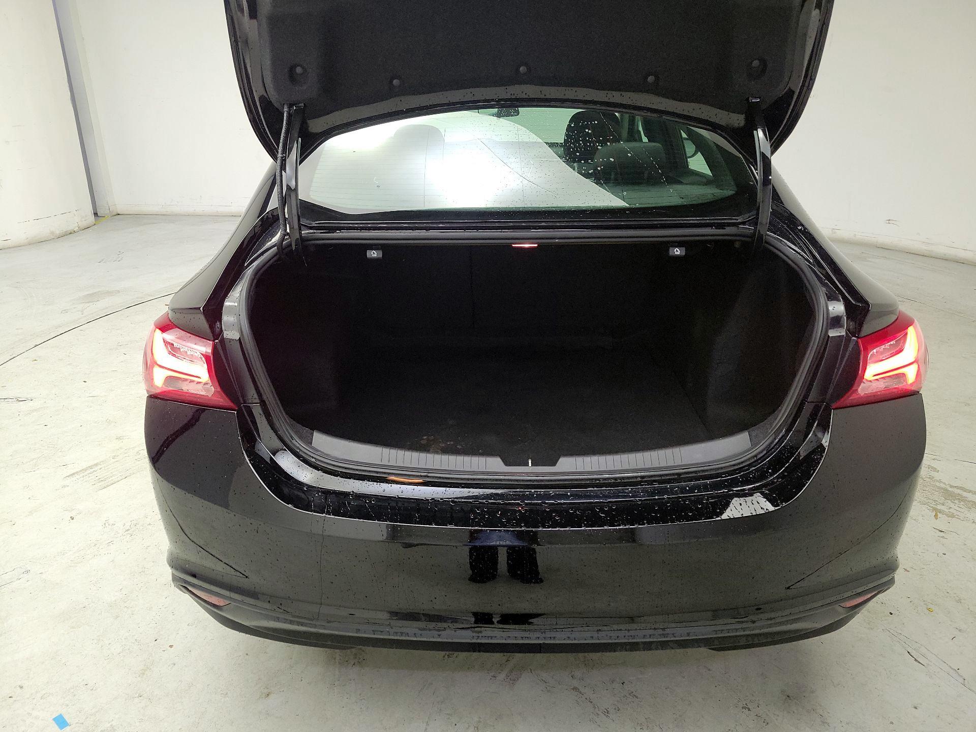 Thumbnail: 2021 Chevrolet Malibu - 20