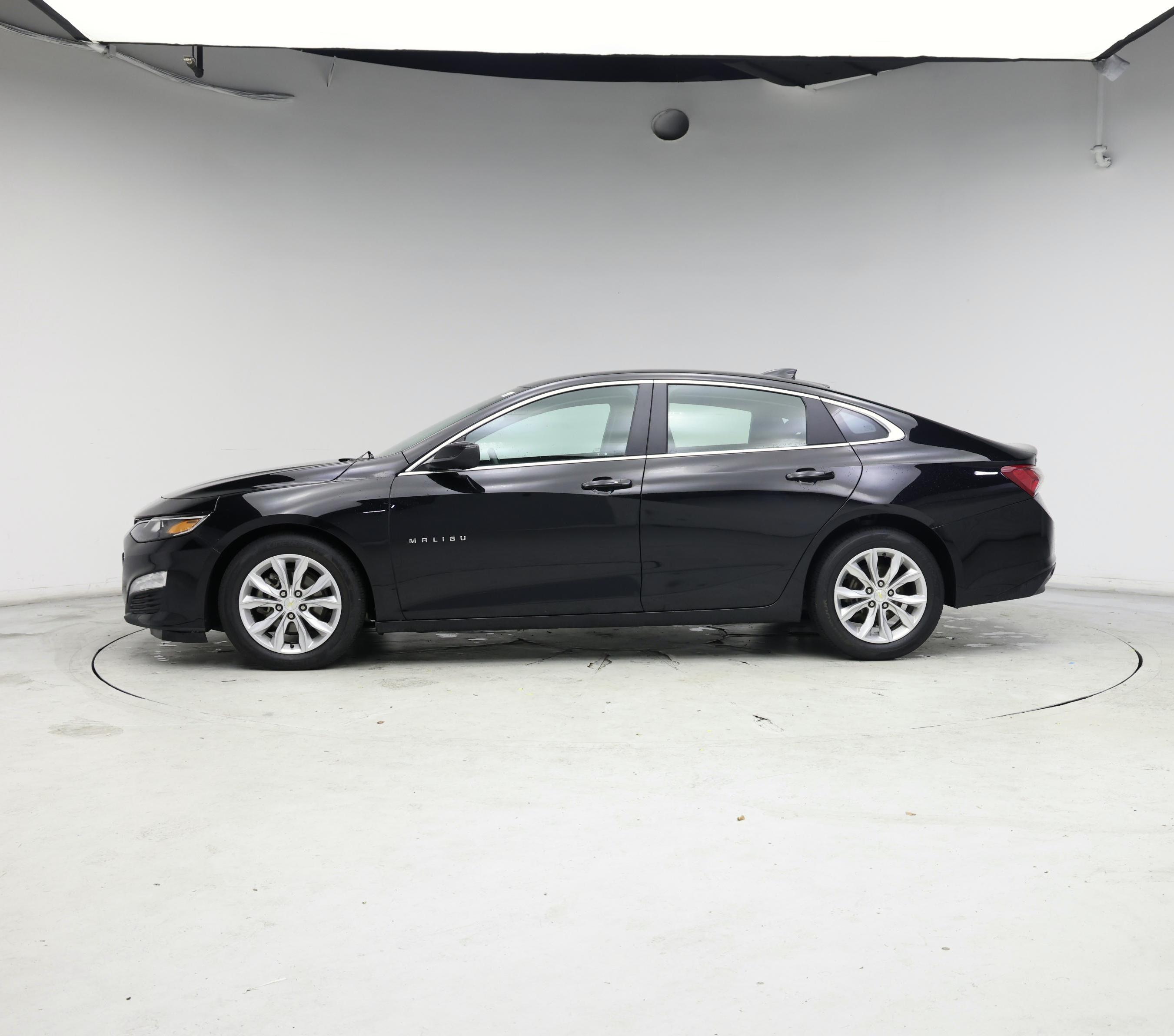 Thumbnail: 2021 Chevrolet Malibu - 3